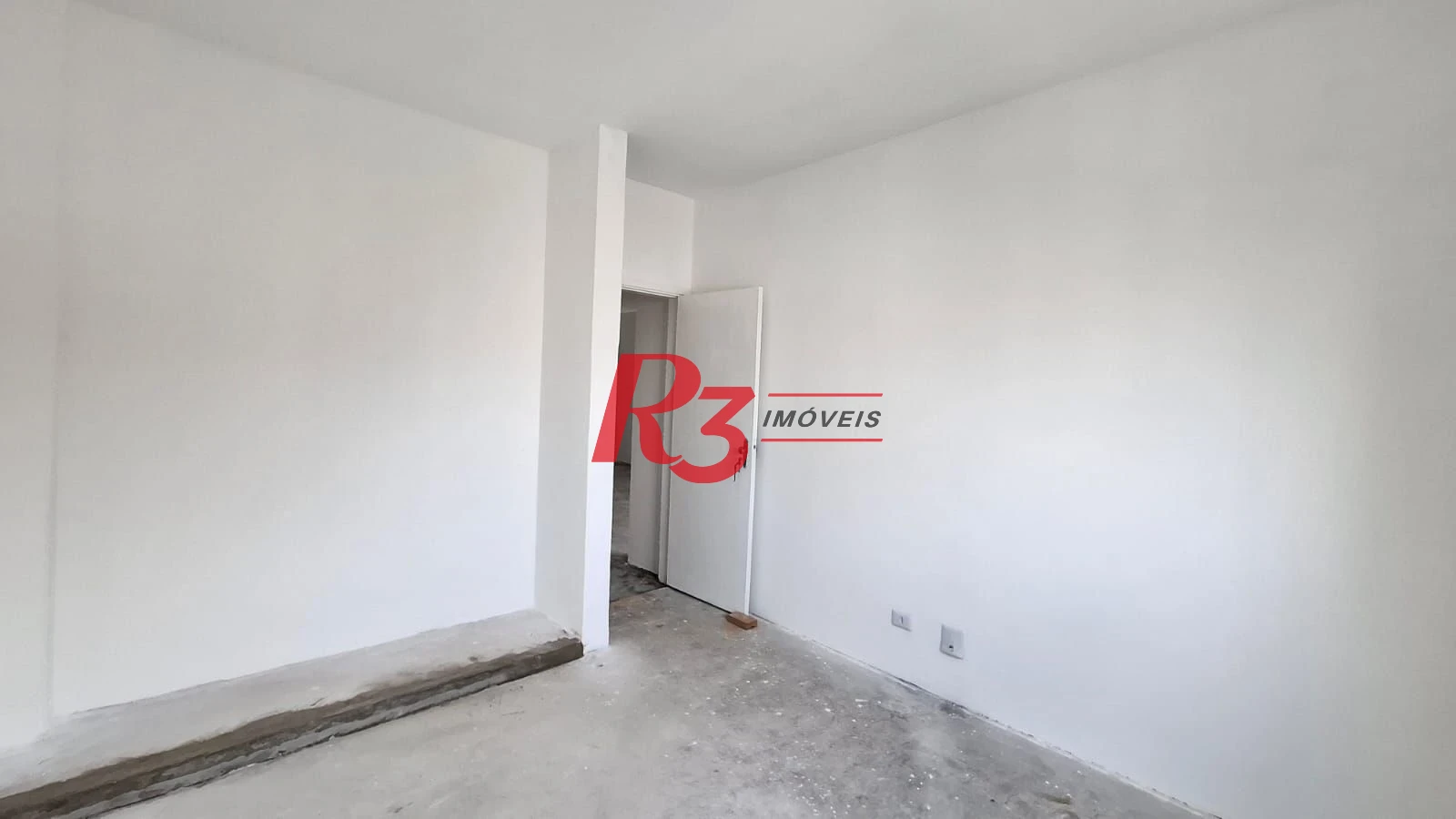 Apartamento à venda, 115 m², 2 quartos, no Boqueirão em Santos SP.