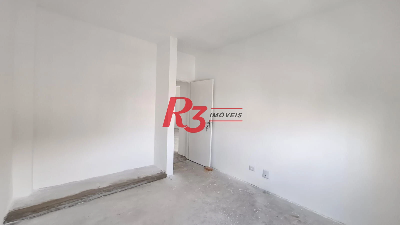 Apartamento à venda, 115 m², 2 quartos, no Boqueirão em Santos SP.