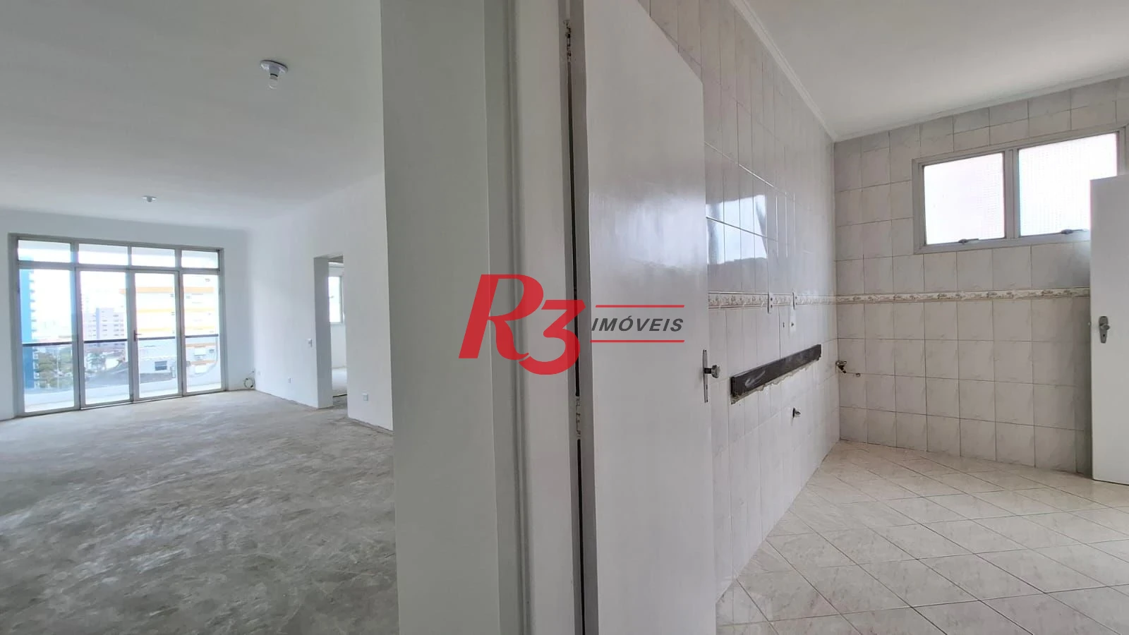 Apartamento à venda, 115 m², 2 quartos, no Boqueirão em Santos SP.