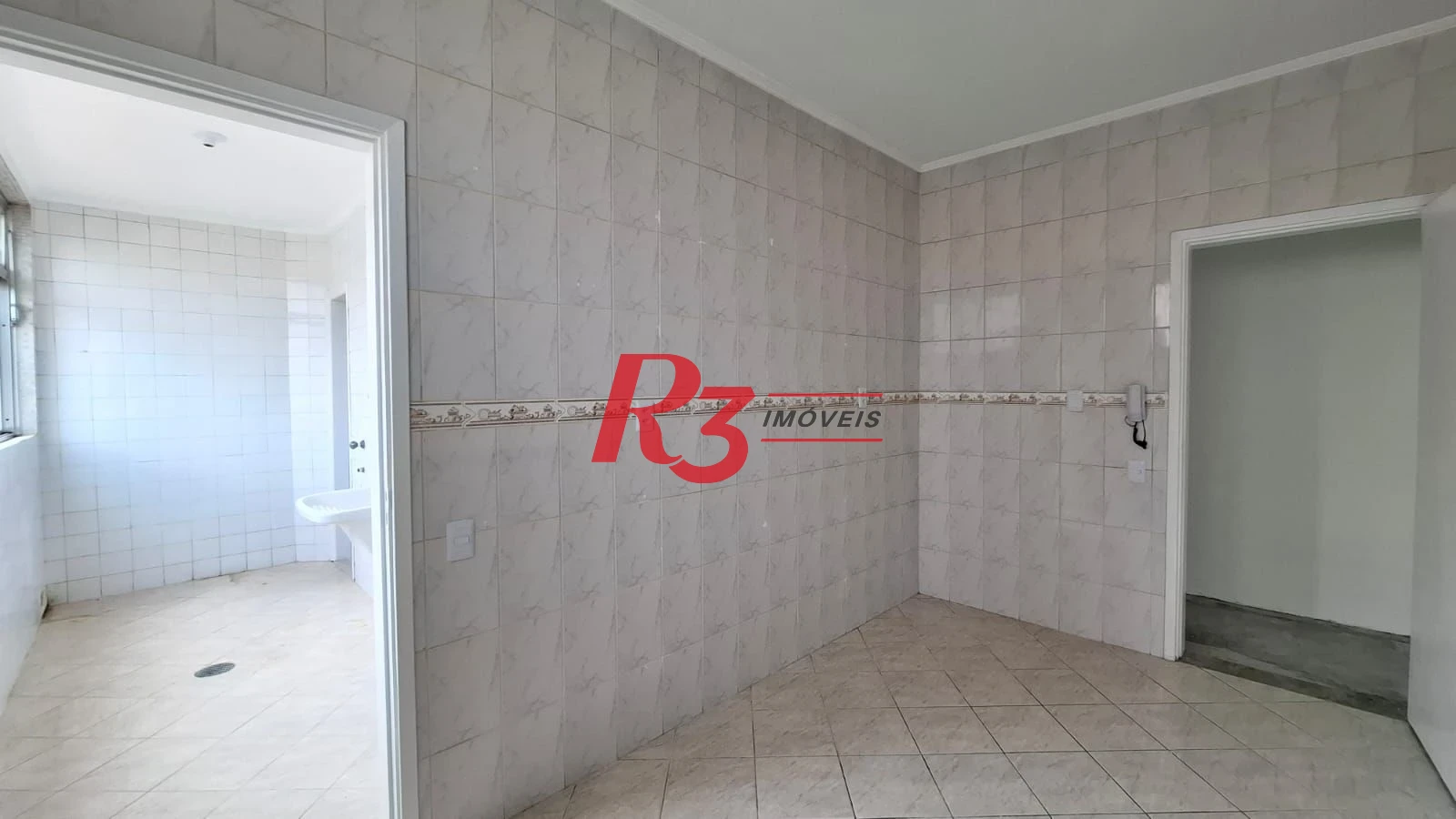 Apartamento à venda, 115 m², 2 quartos, no Boqueirão em Santos SP.
