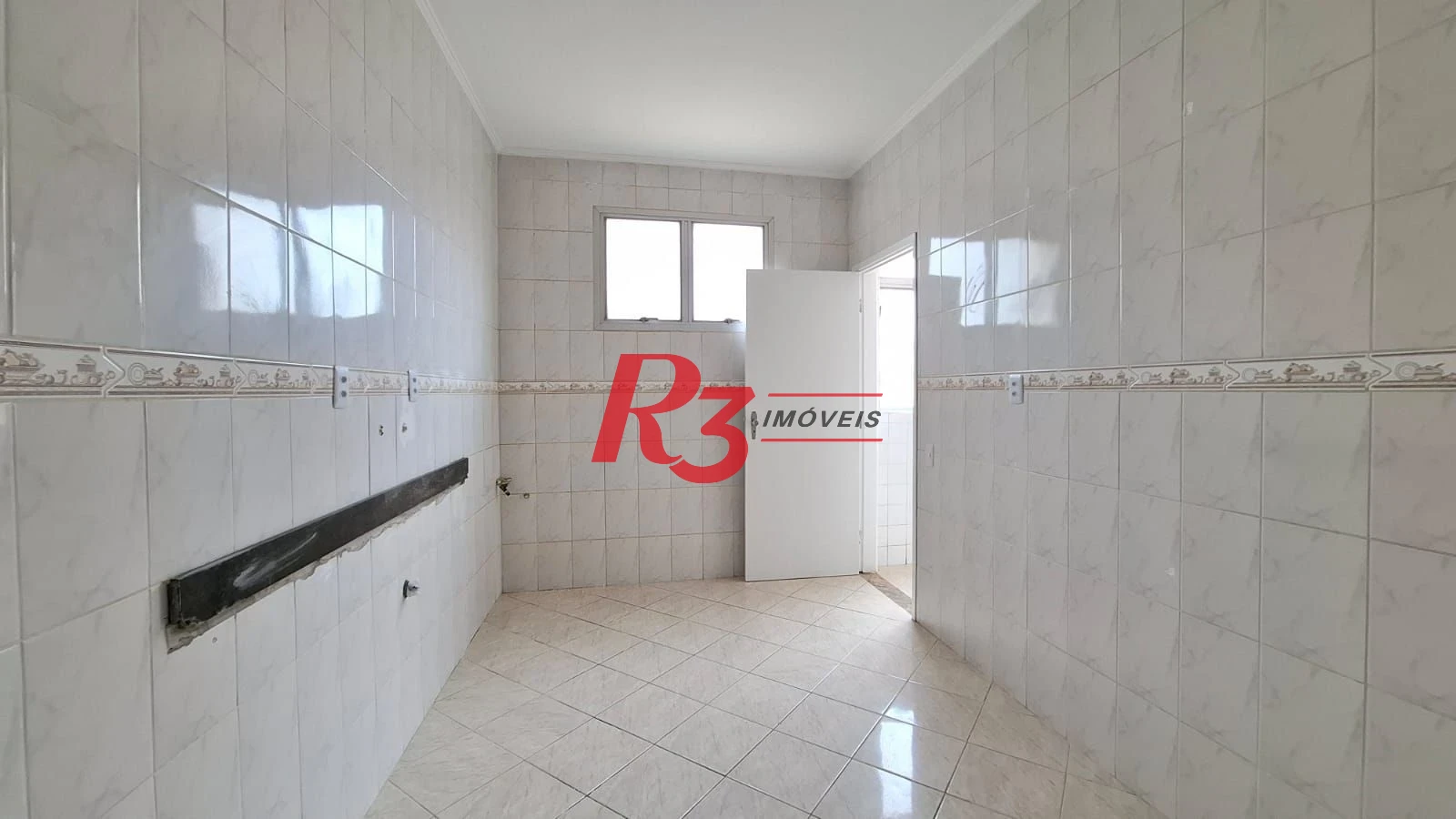 Apartamento à venda, 115 m², 2 quartos, no Boqueirão em Santos SP.