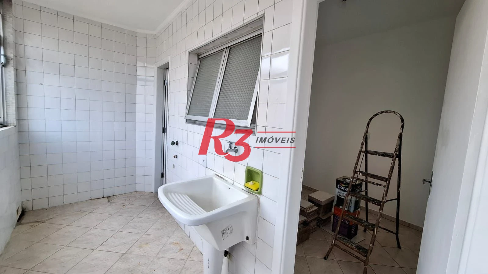 Apartamento à venda, 115 m², 2 quartos, no Boqueirão em Santos SP.