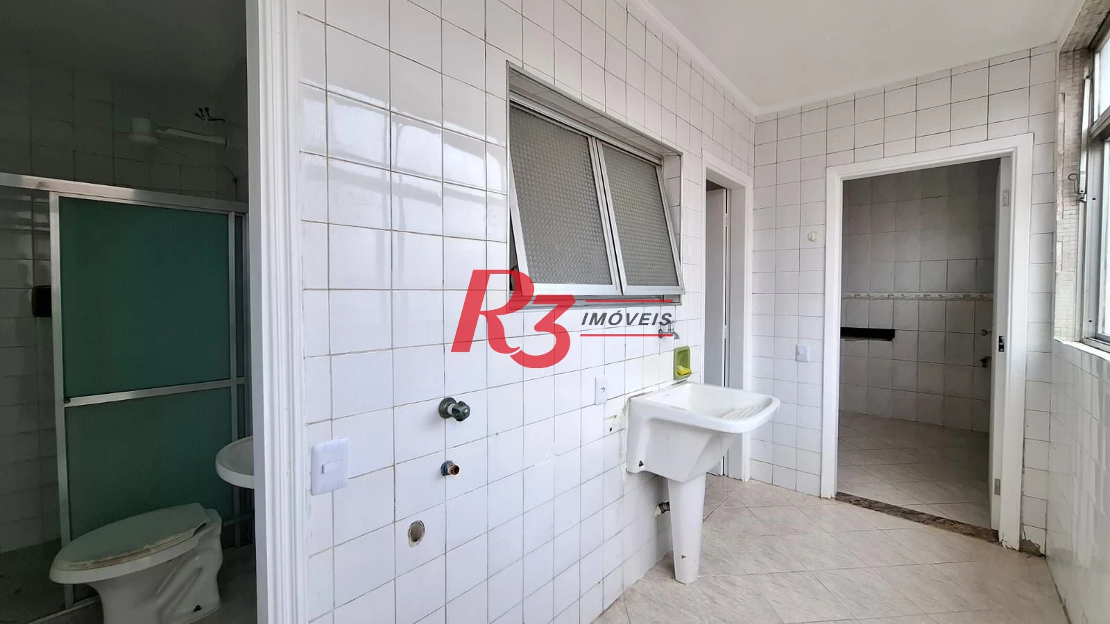 Apartamento à venda, 115 m², 2 quartos, no Boqueirão em Santos SP.