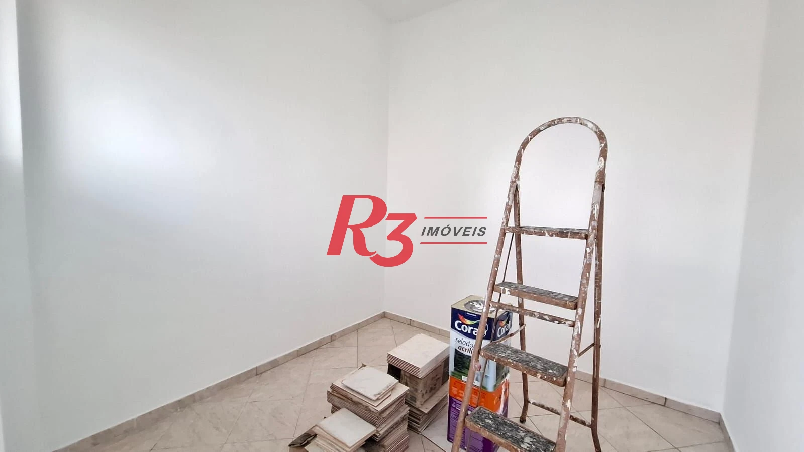 Apartamento à venda, 115 m², 2 quartos, no Boqueirão em Santos SP.