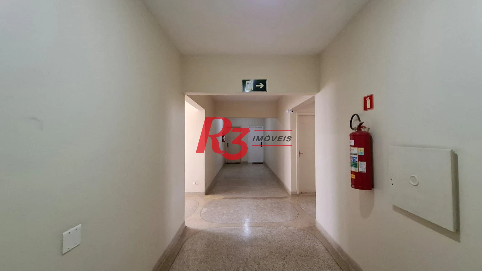 Apartamento à venda, 115 m², 2 quartos, no Boqueirão em Santos SP.