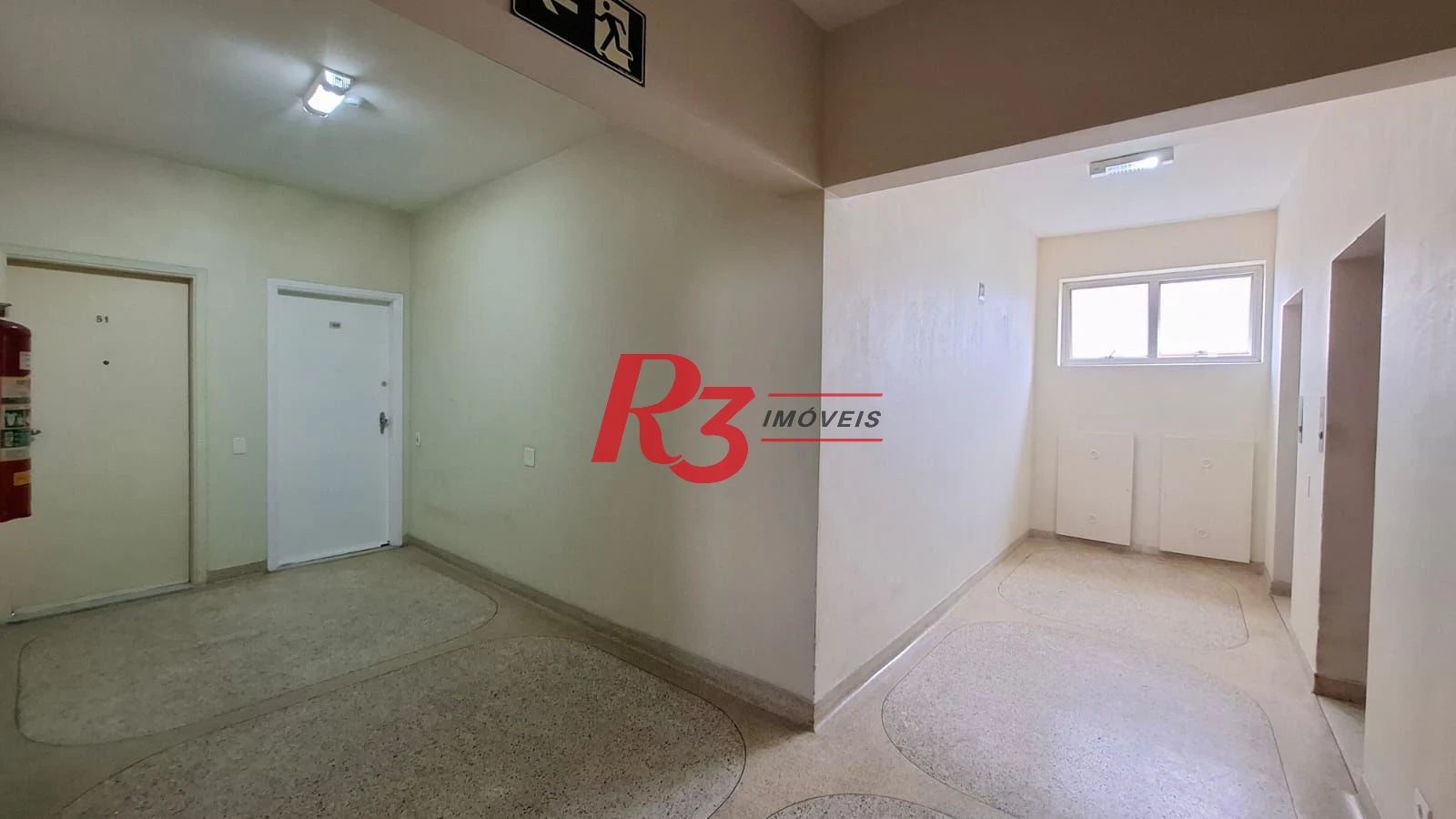 Apartamento à venda, 115 m², 2 quartos, no Boqueirão em Santos SP.