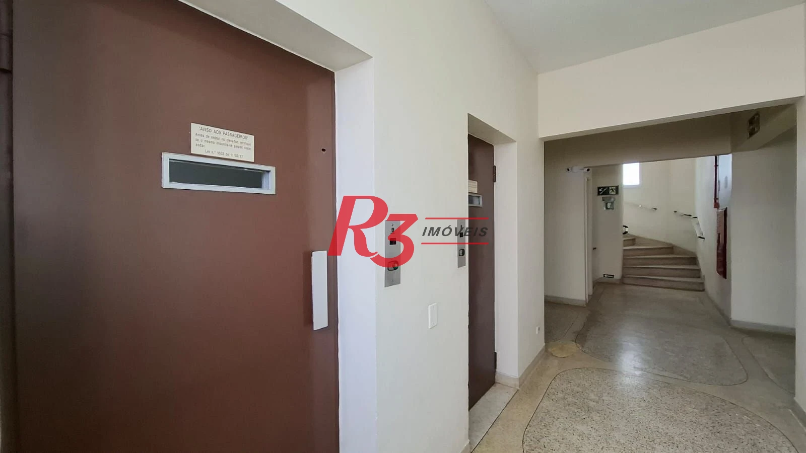 Apartamento à venda, 115 m², 2 quartos, no Boqueirão em Santos SP.