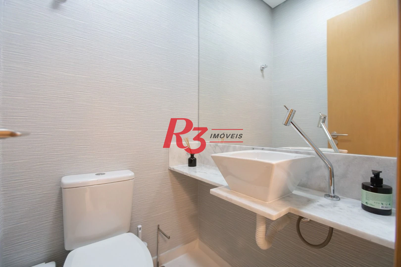Apartamento com 3 dormitórios para alugar, 99 m² por R$ 12.000,02/mês - Gonzaga - Santos/SP