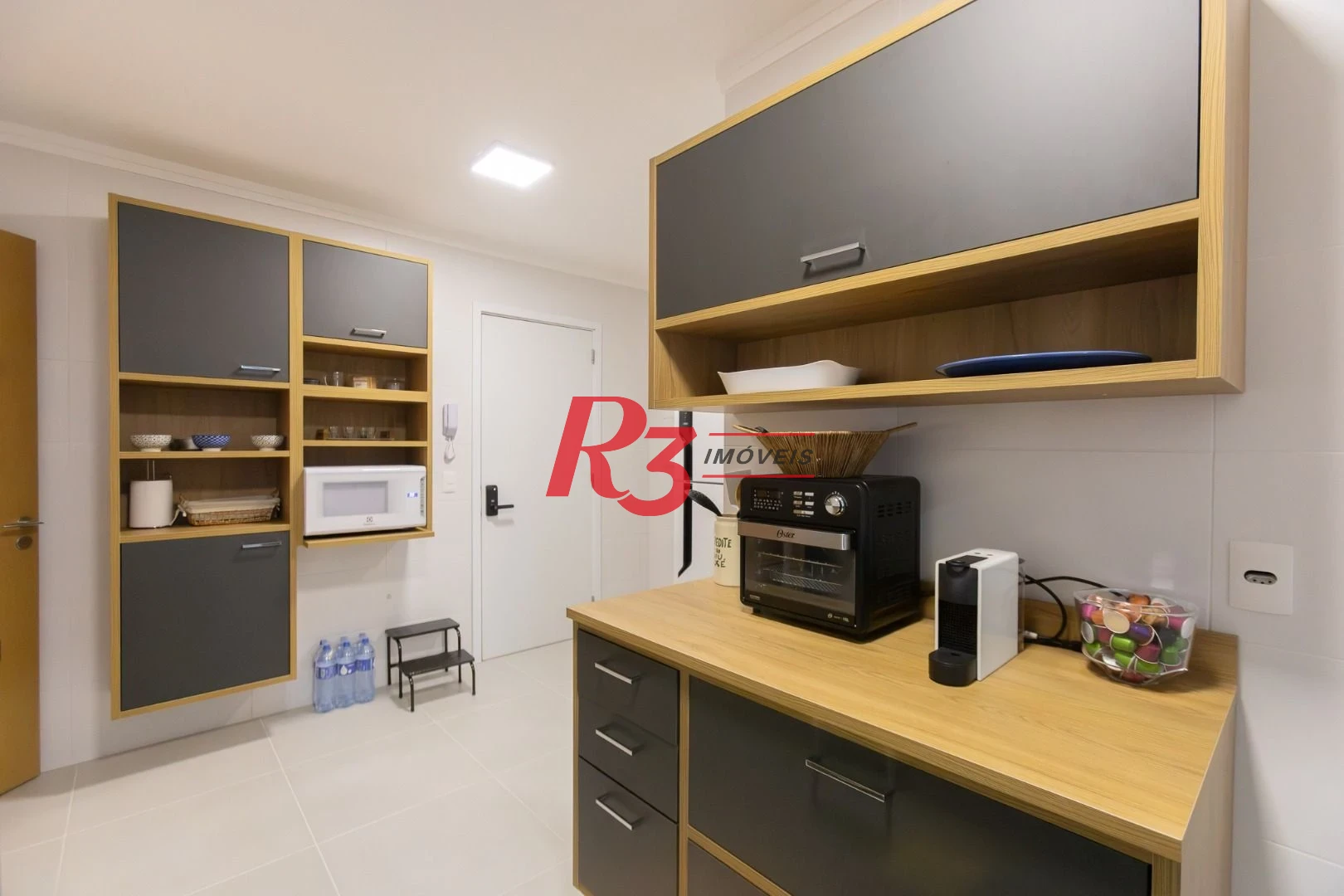 Apartamento com 3 dormitórios para alugar, 99 m² por R$ 12.000,02/mês - Gonzaga - Santos/SP