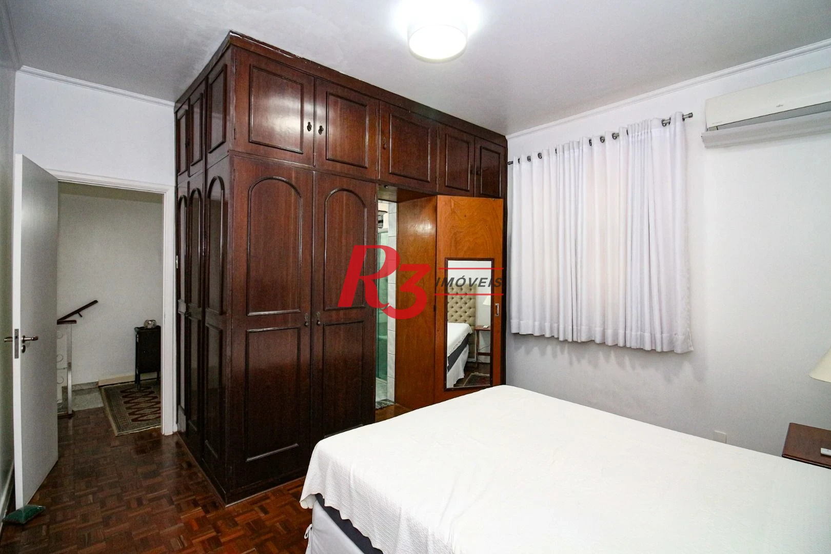 Casa com 3 quartos à venda, 180 m² por R$ 1.730.000 - Ponta da Praia - Santos/SP