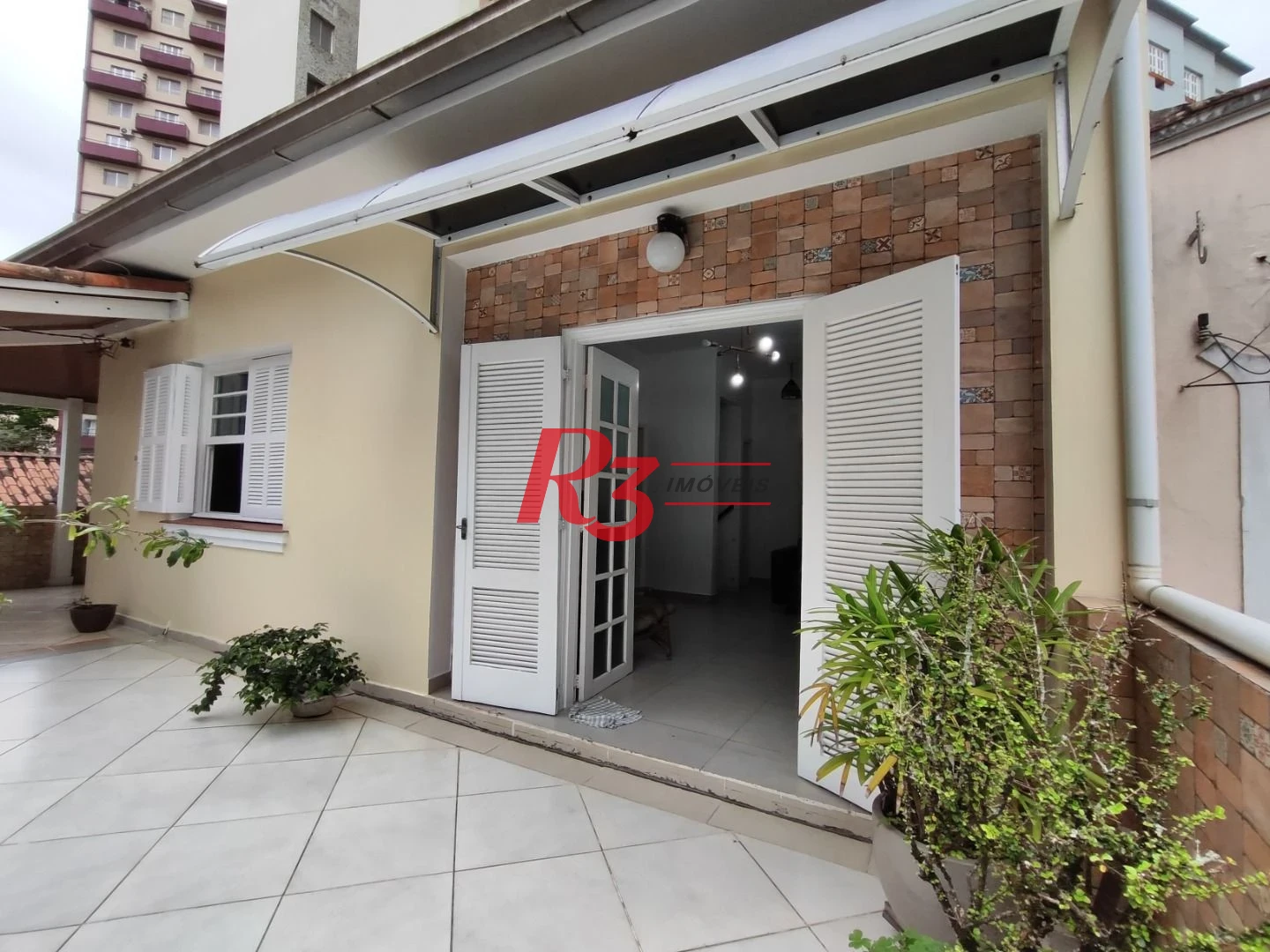 Casa com 2 dormitórios à venda, 128 m² por R$ 620.000,00 - Itararé - São Vicente/SP