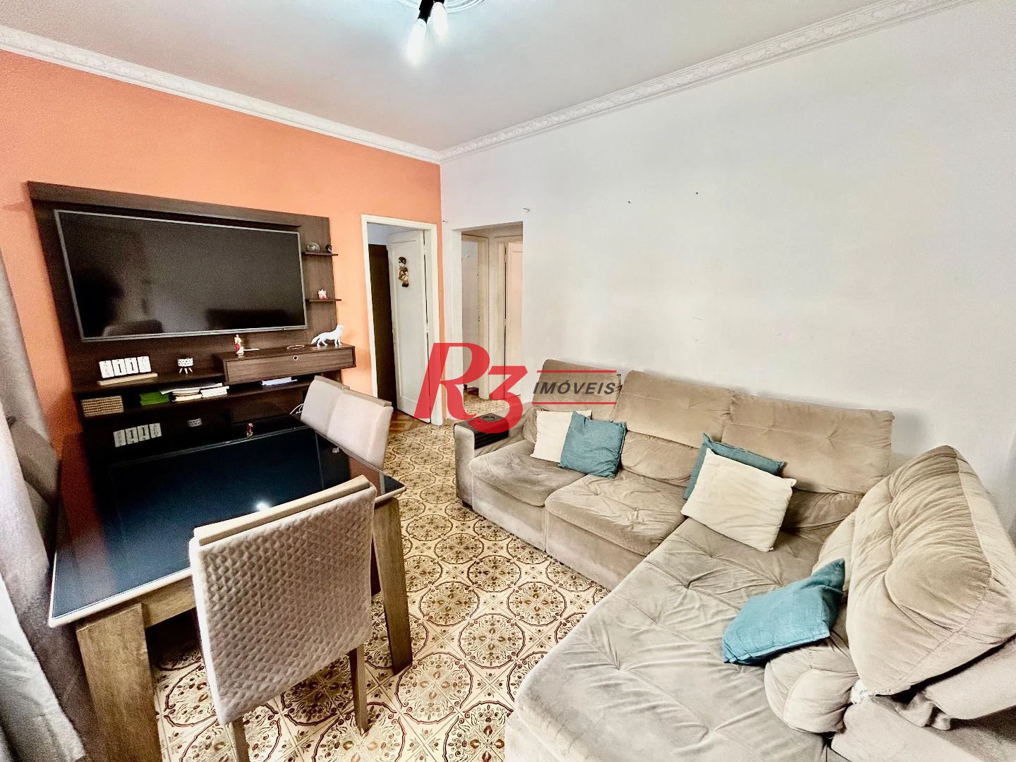 Apartamento com 2 dormitórios à venda, 72 m² por R$ 350.000,00 - Embaré - Santos/SP