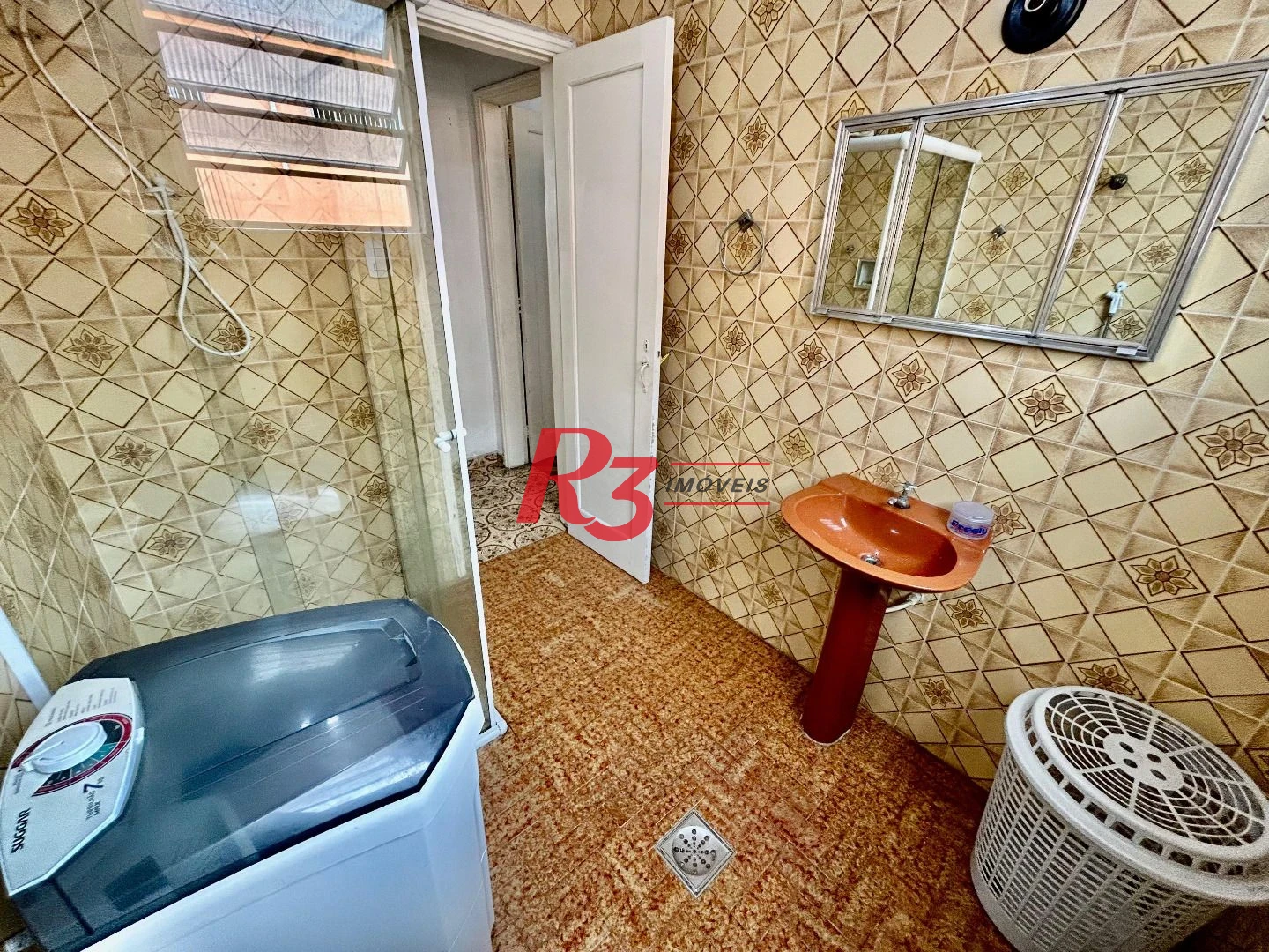 Apartamento com 2 dormitórios à venda, 72 m² por R$ 350.000,00 - Embaré - Santos/SP