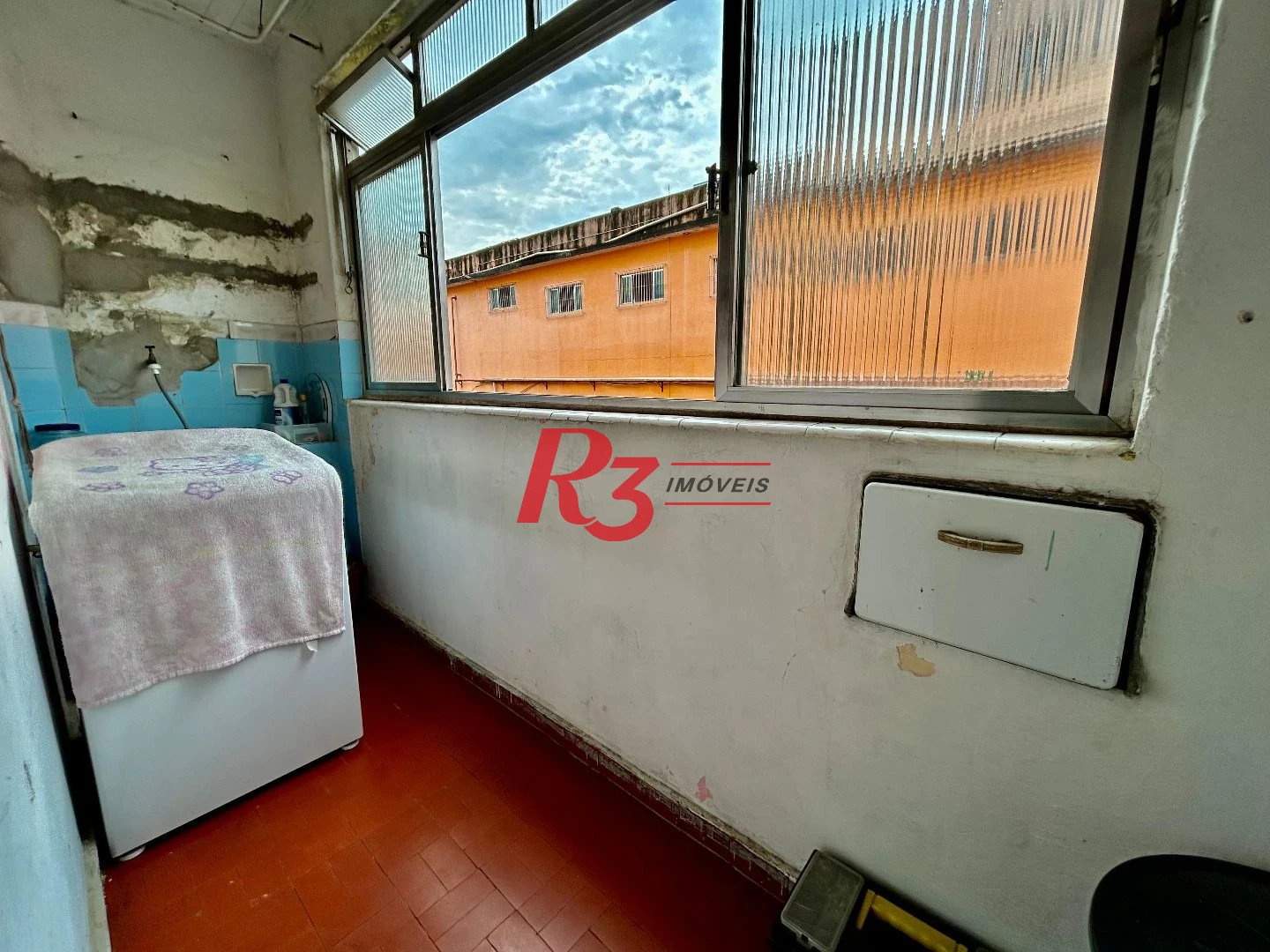Apartamento com 2 dormitórios à venda, 72 m² por R$ 350.000,00 - Embaré - Santos/SP