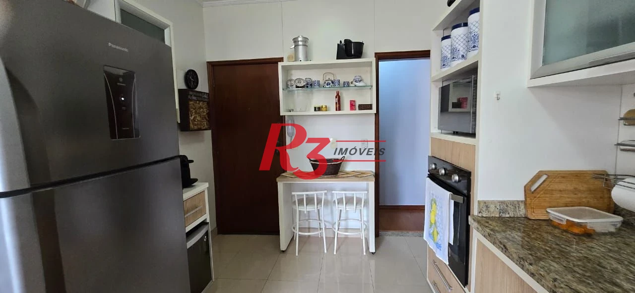 Apartamento com 2 dormitórios à venda, 97 m² por R$ 700.000,00 - Gonzaga - Santos/SP