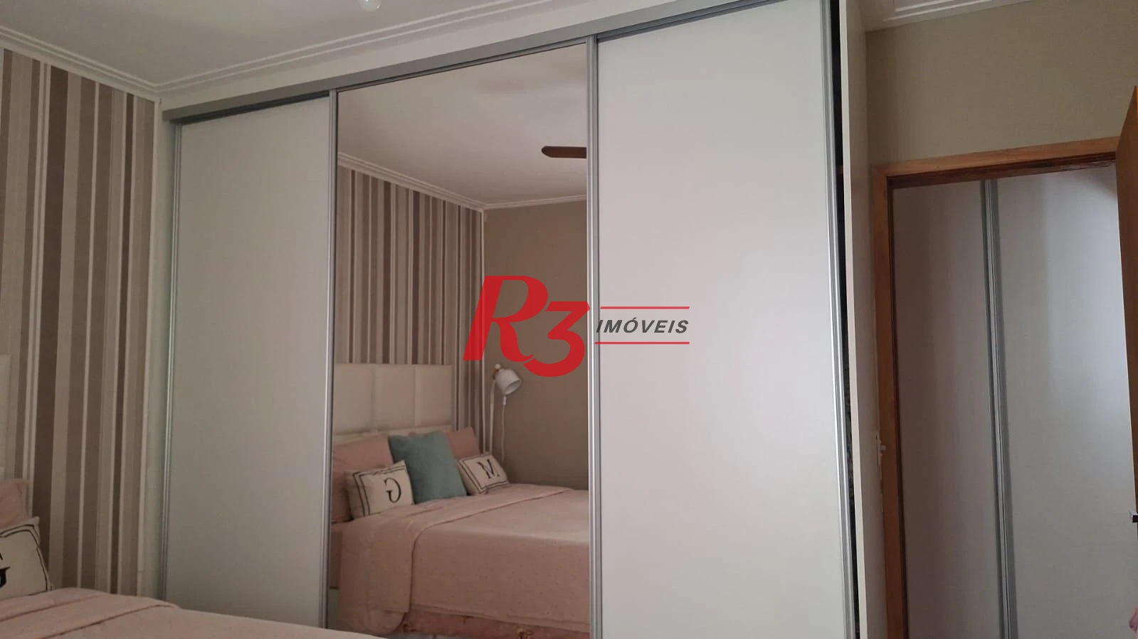 Apartamento à venda, 54 m² por R$ 340.000,00 - Itararé - São Vicente/SP