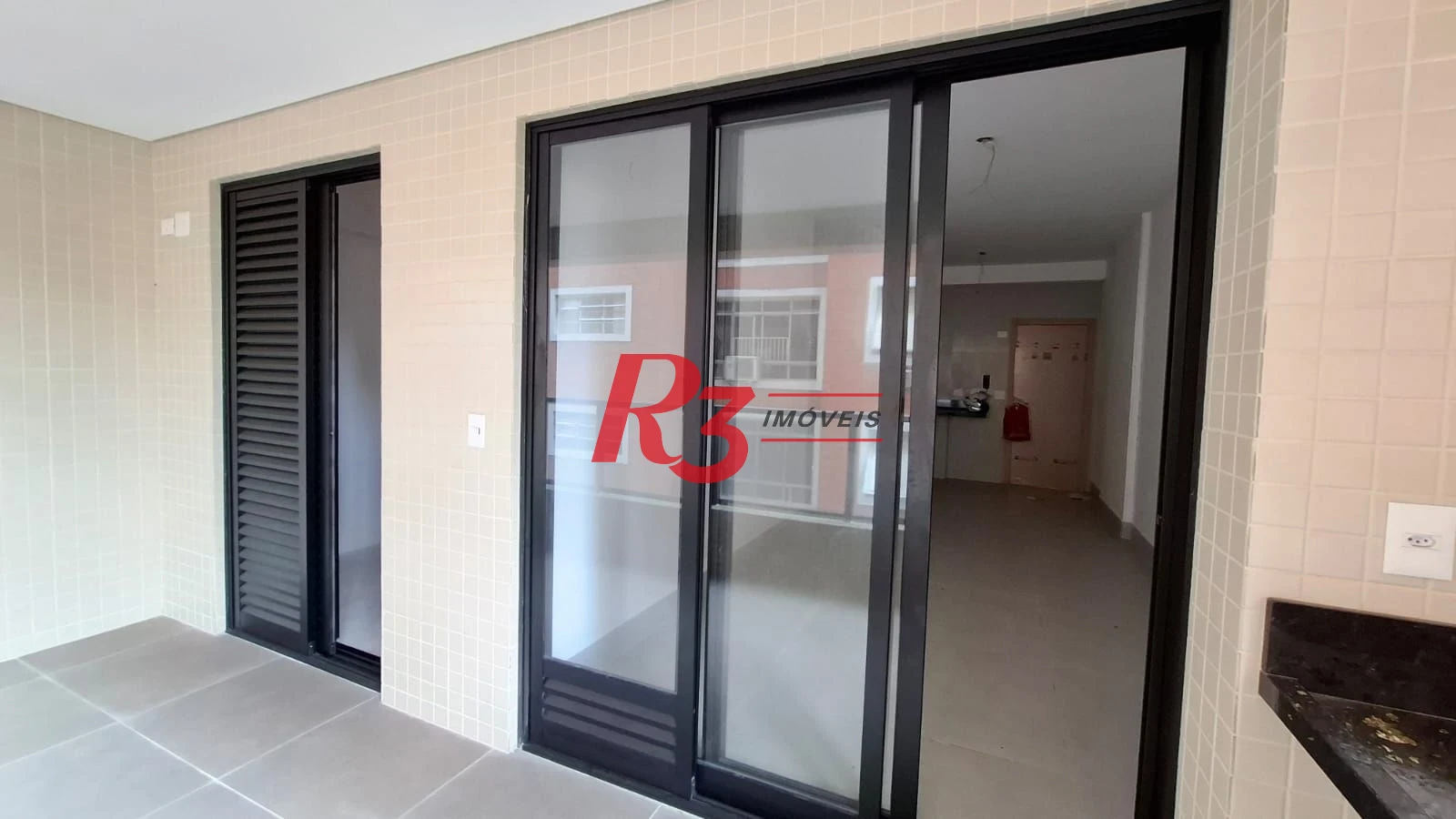 Apartamento novo à venda, 2 quartos (1 suite), próximo à praia, José Menino, Santos SP