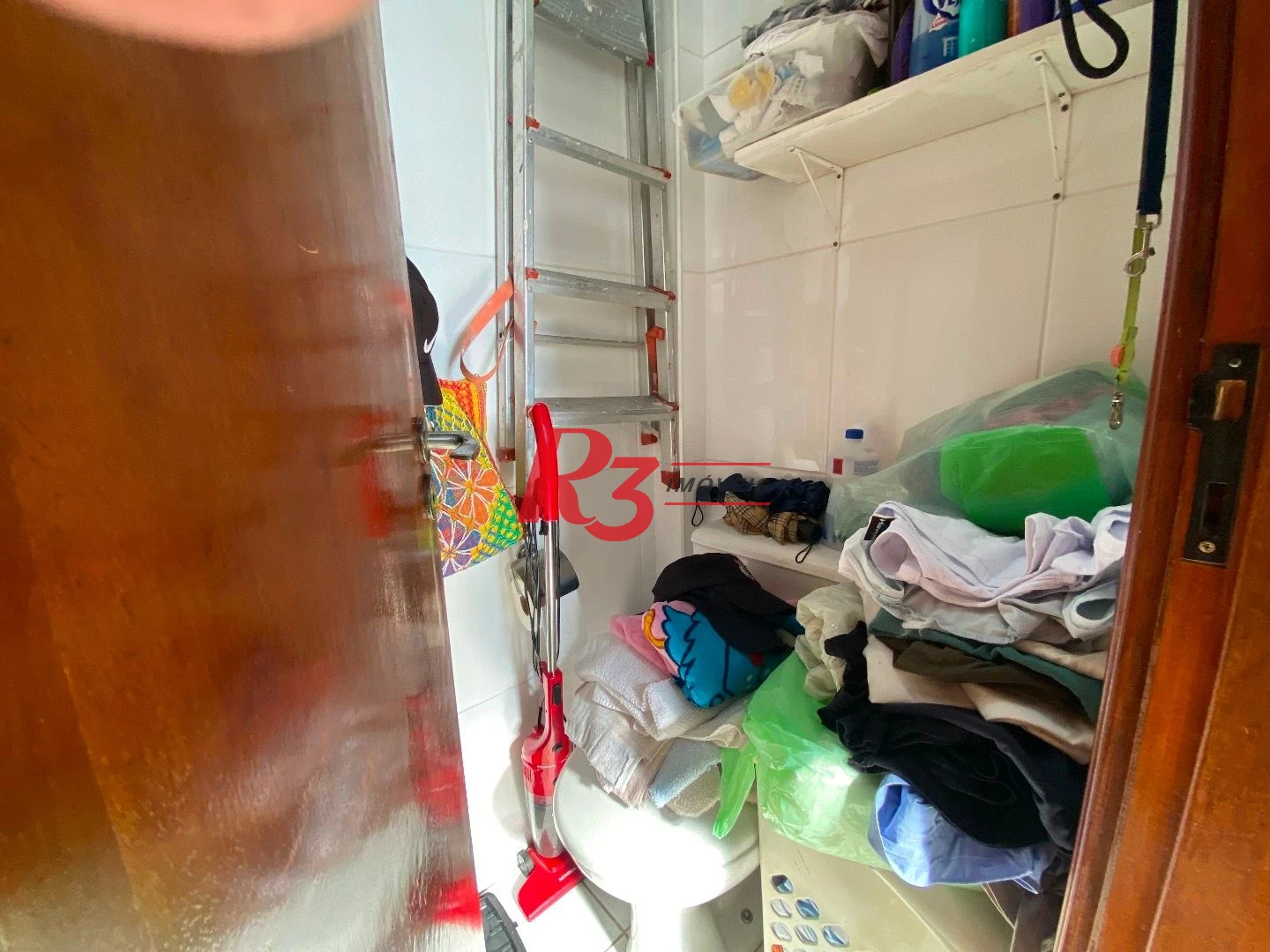 Casa com 3 dormitórios à venda, 106 m² por R$ 990.000,00 - Campo Grande - Santos/SP