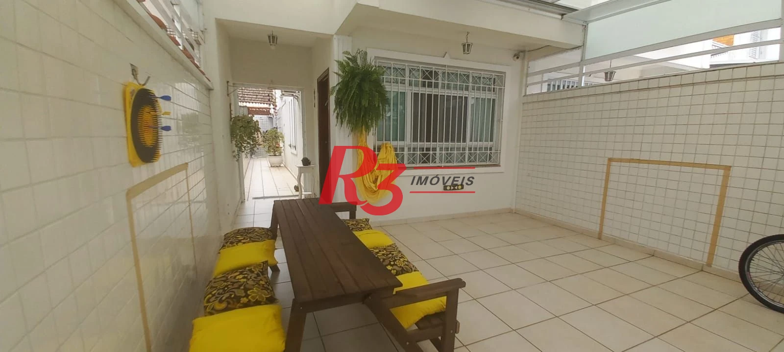 Casa com 3 dormitórios à venda, 106 m² por R$ 990.000,00 - Campo Grande - Santos/SP