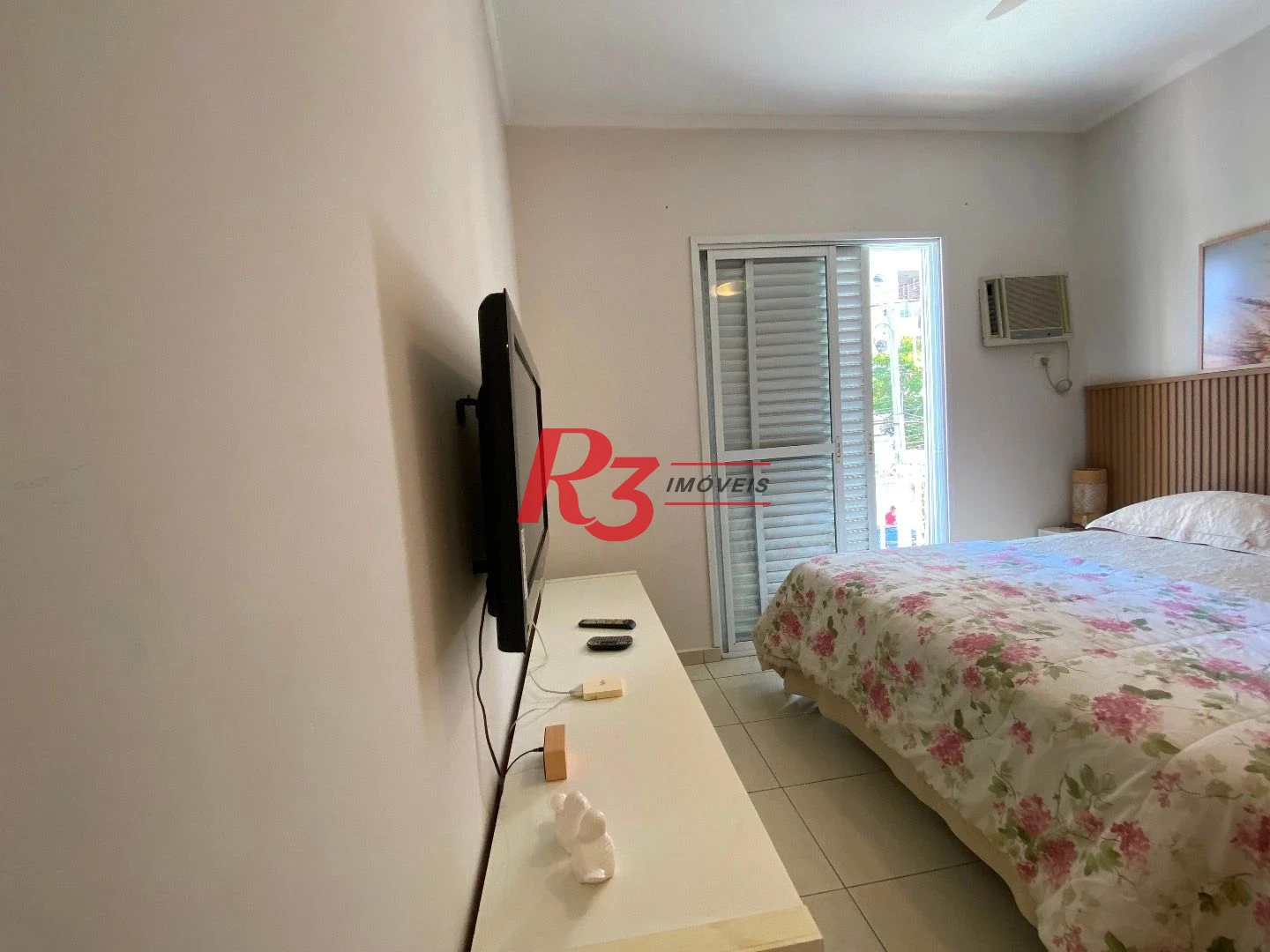 Casa com 3 dormitórios à venda, 106 m² por R$ 990.000,00 - Campo Grande - Santos/SP