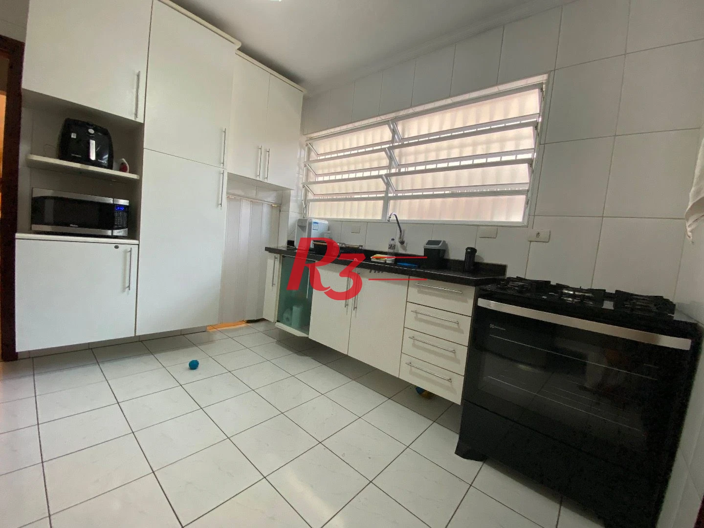 Casa com 3 dormitórios à venda, 106 m² por R$ 990.000,00 - Campo Grande - Santos/SP