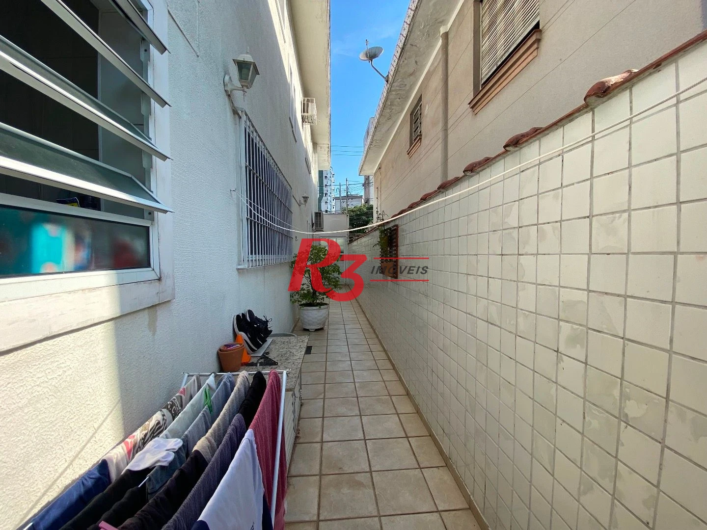 Casa com 3 dormitórios à venda, 106 m² por R$ 990.000,00 - Campo Grande - Santos/SP