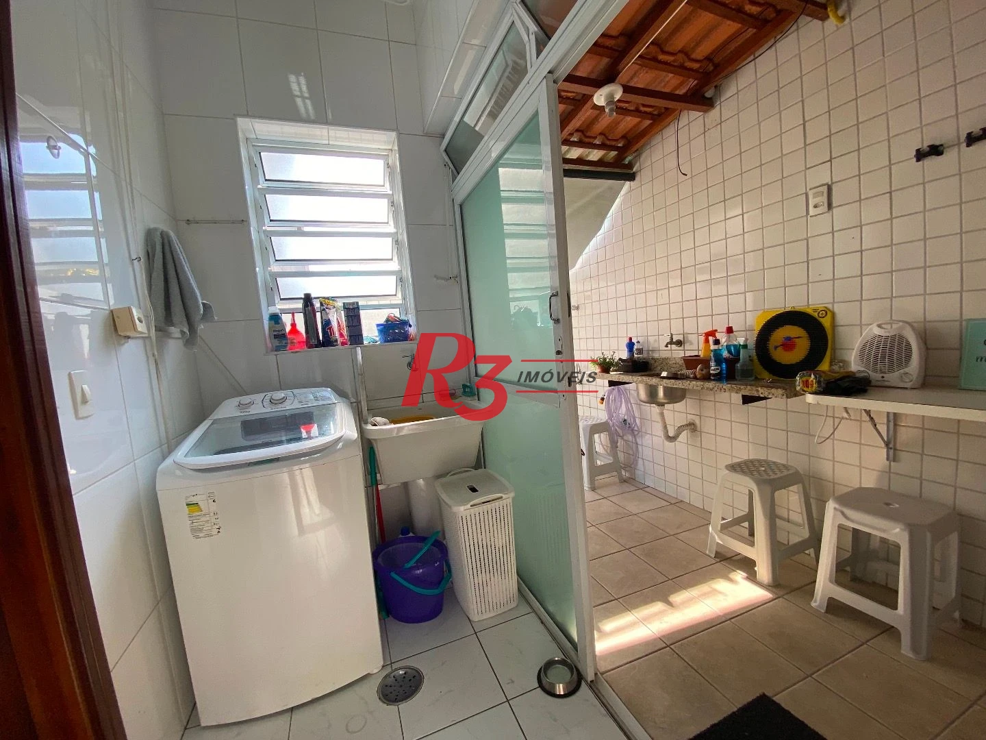 Casa com 3 dormitórios à venda, 106 m² por R$ 990.000,00 - Campo Grande - Santos/SP