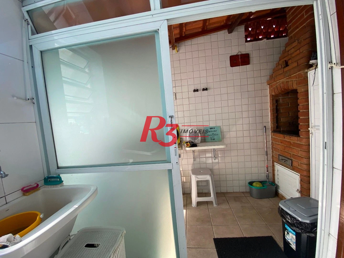 Casa com 3 dormitórios à venda, 106 m² por R$ 990.000,00 - Campo Grande - Santos/SP