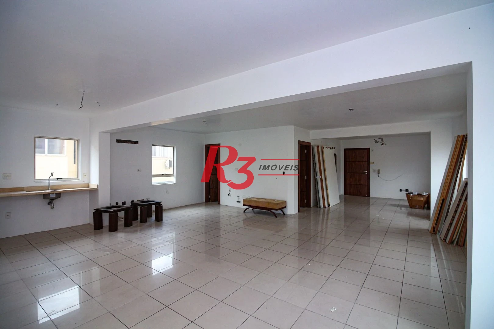 Sala para alugar, 113 m² por R$ 4.500/pacote mensal - Vila Mathias - Santos/SP