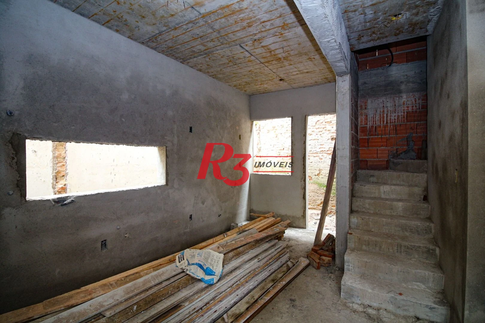 Sobrado Novo em Villagio com  03 Dorms