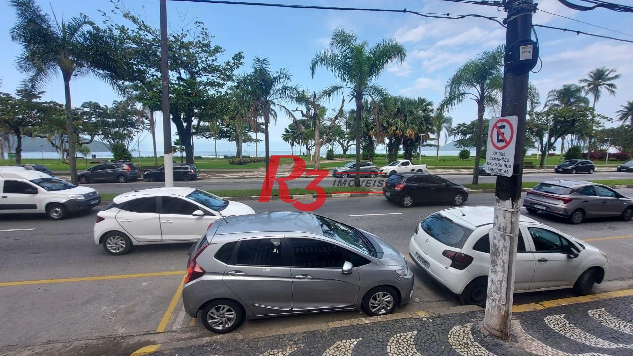 Excelente imóvel de frente para o mar.