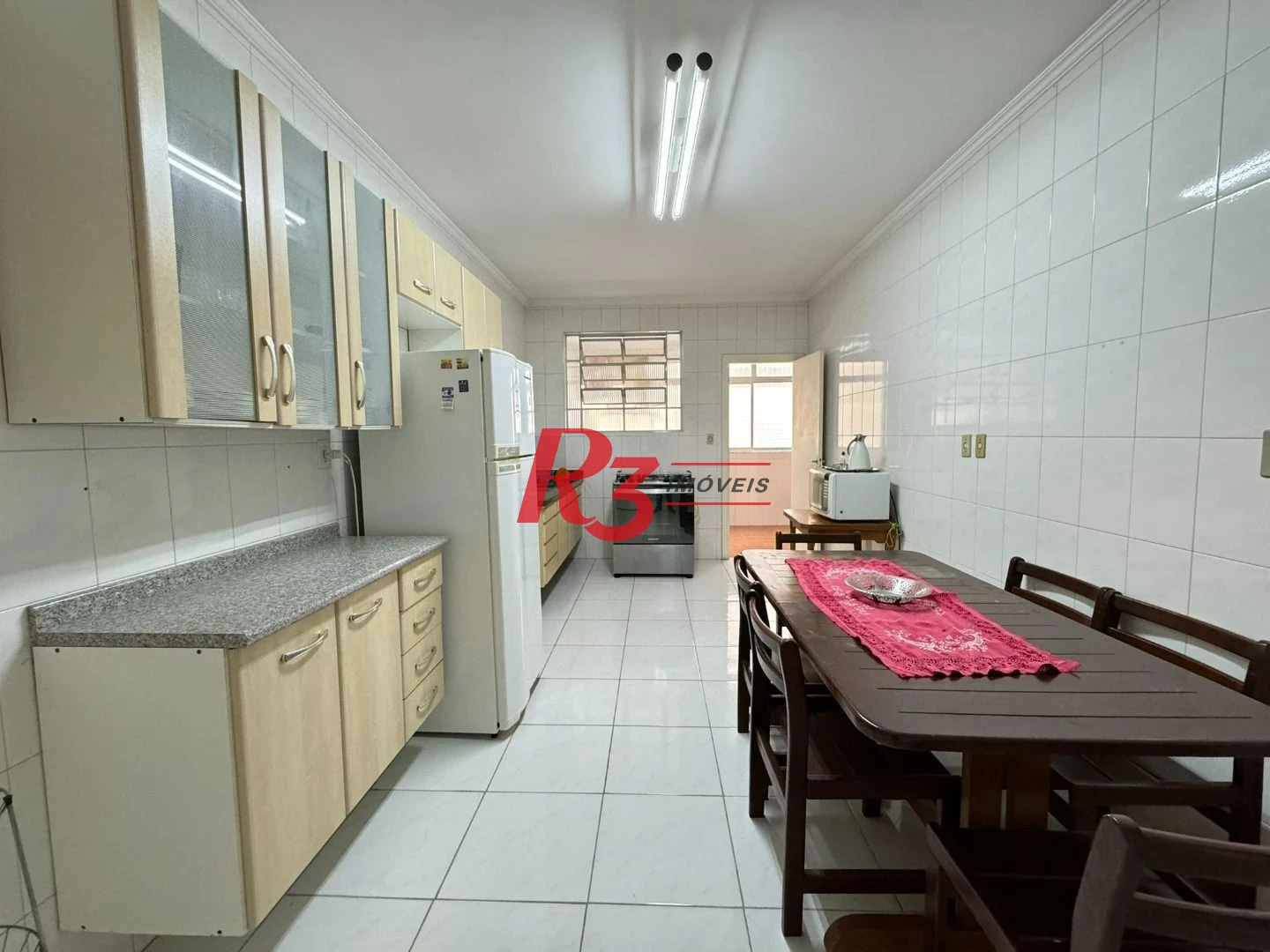 Apartamento com 2 dormitórios na quadra da praia à venda, 127 m² por R$ 700.000 - Aparecida - Santos/SP