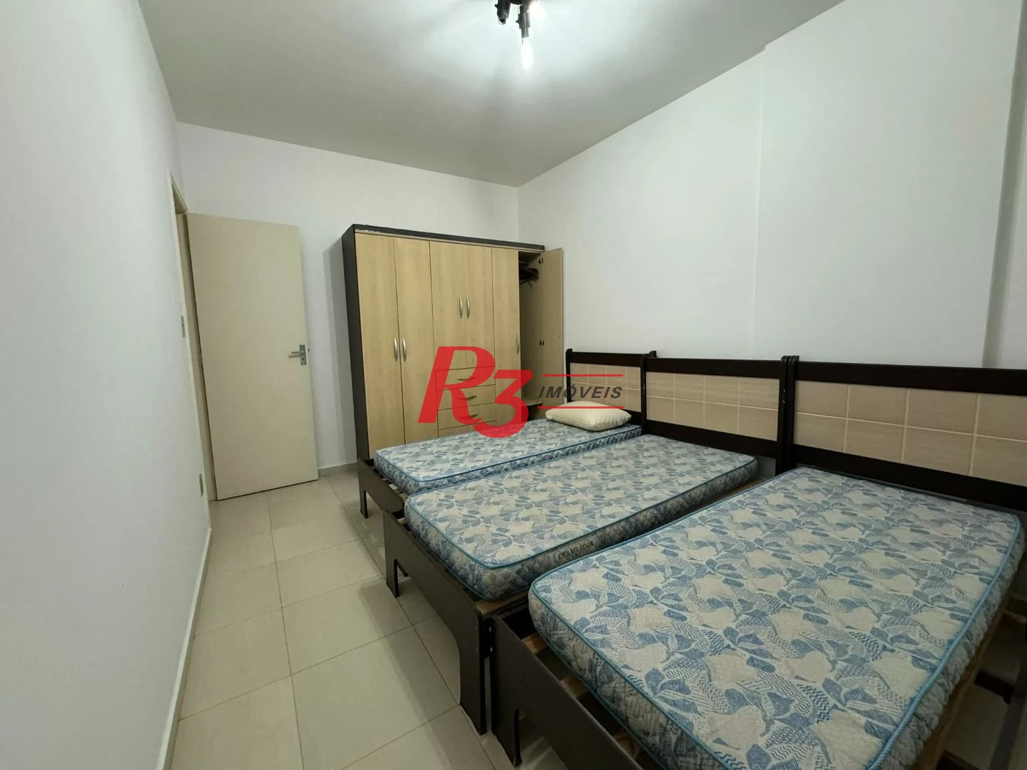 Apartamento com 2 dormitórios na quadra da praia à venda, 127 m² por R$ 700.000 - Aparecida - Santos/SP