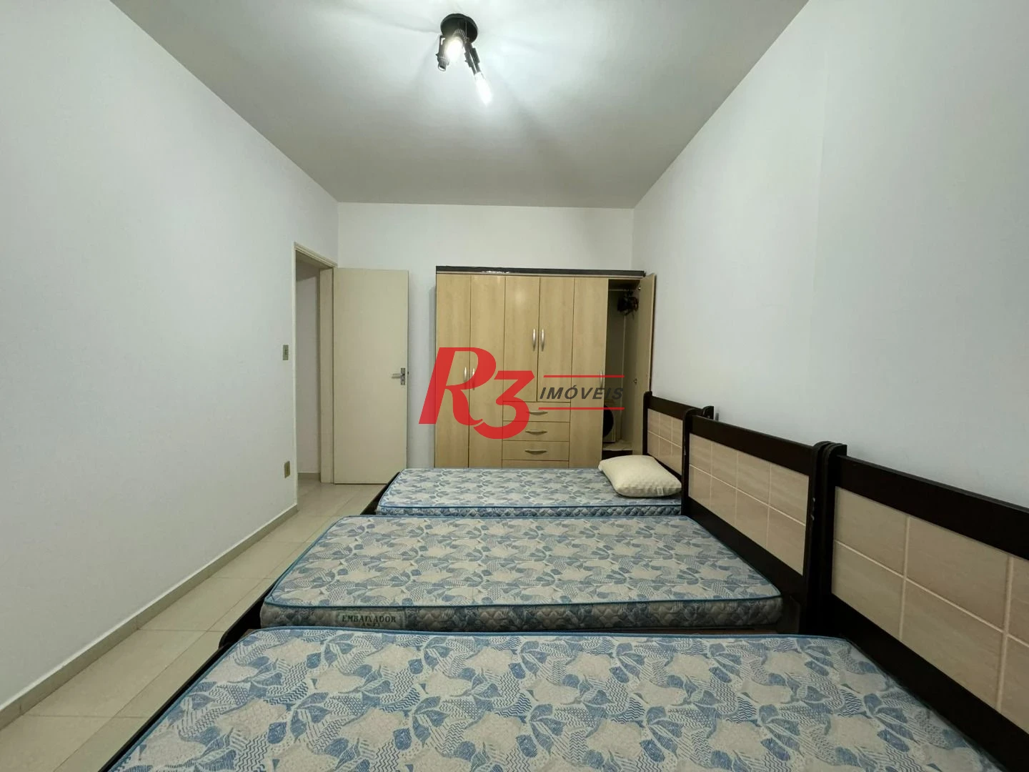 Apartamento com 2 dormitórios na quadra da praia à venda, 127 m² por R$ 700.000 - Aparecida - Santos/SP