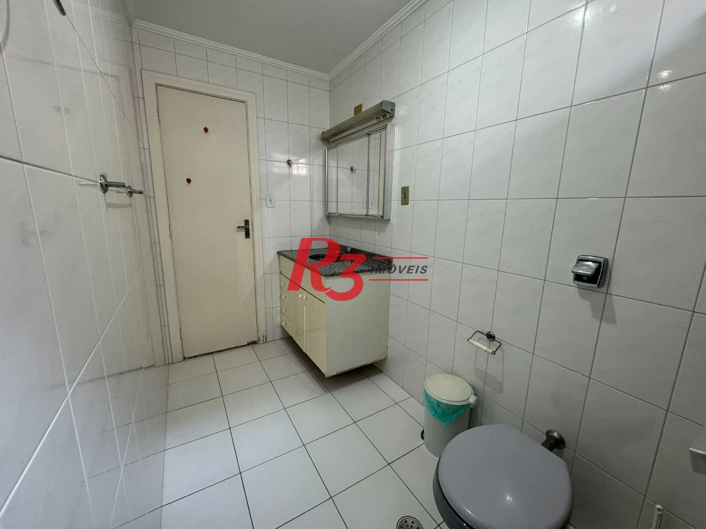 Apartamento com 2 dormitórios na quadra da praia à venda, 127 m² por R$ 700.000 - Aparecida - Santos/SP