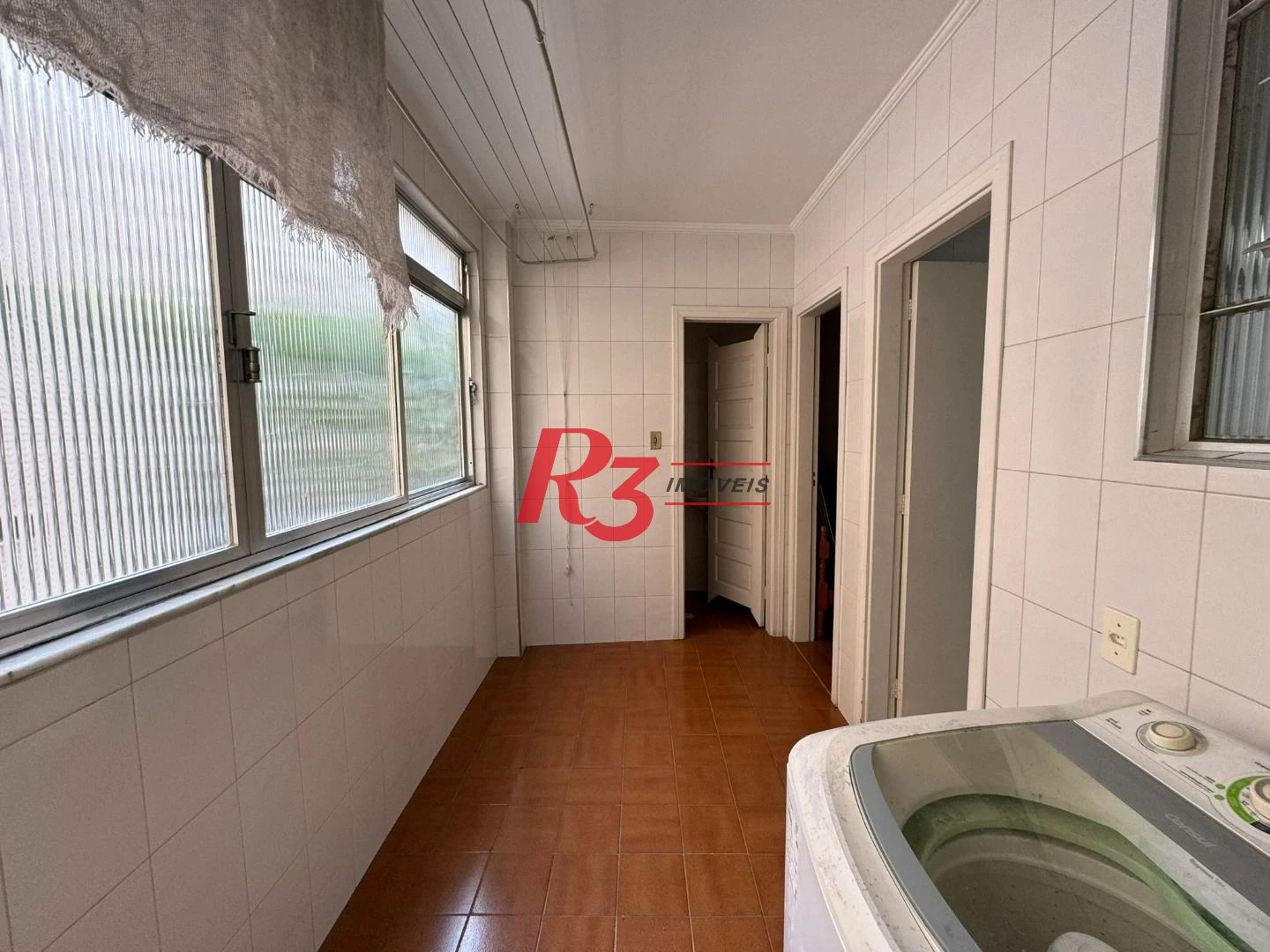 Apartamento com 2 dormitórios na quadra da praia à venda, 127 m² por R$ 700.000 - Aparecida - Santos/SP