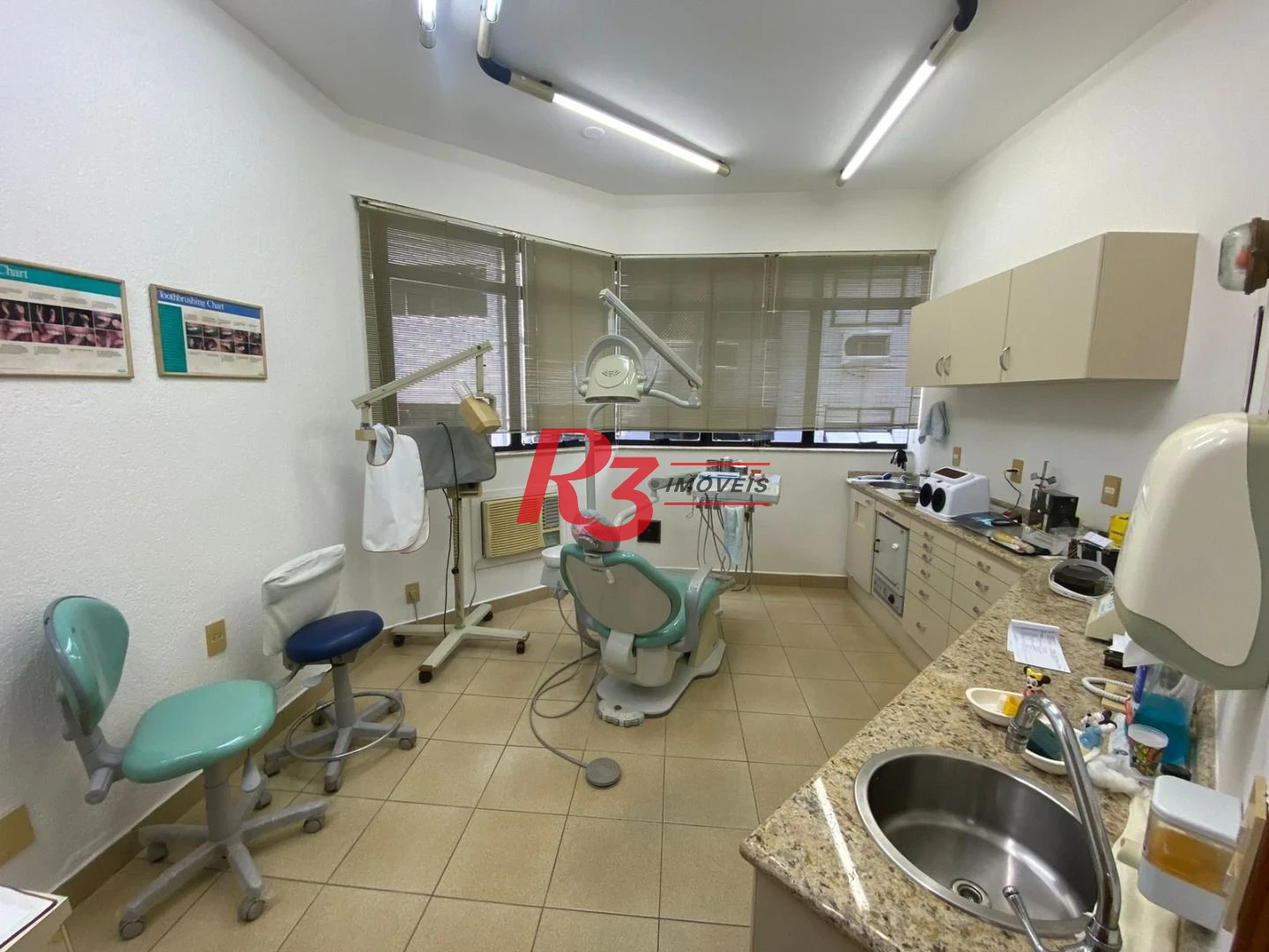 Conjunto à venda, 114 m² por R$ 390.000,00 - Pompéia - Santos/SP