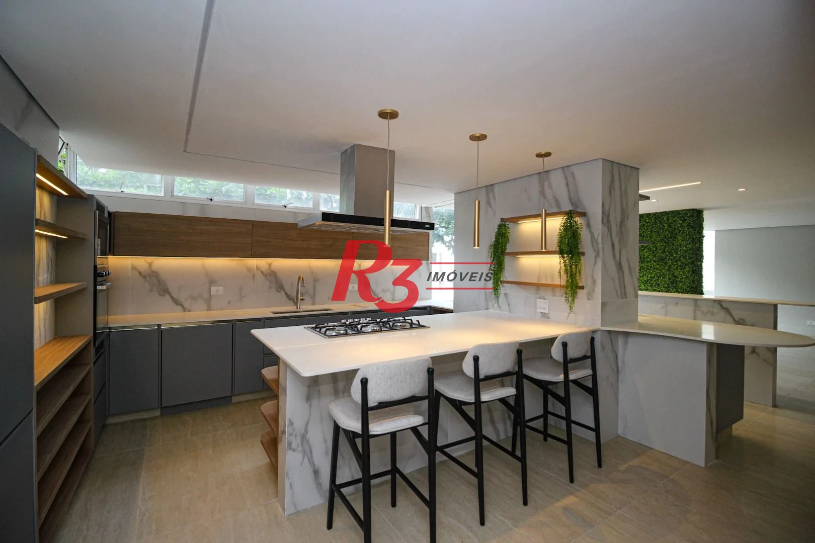 Apartamento com 3 Quartos à venda, 272 m² por R$ 2.950.000 - Gonzaga - Santos/SP