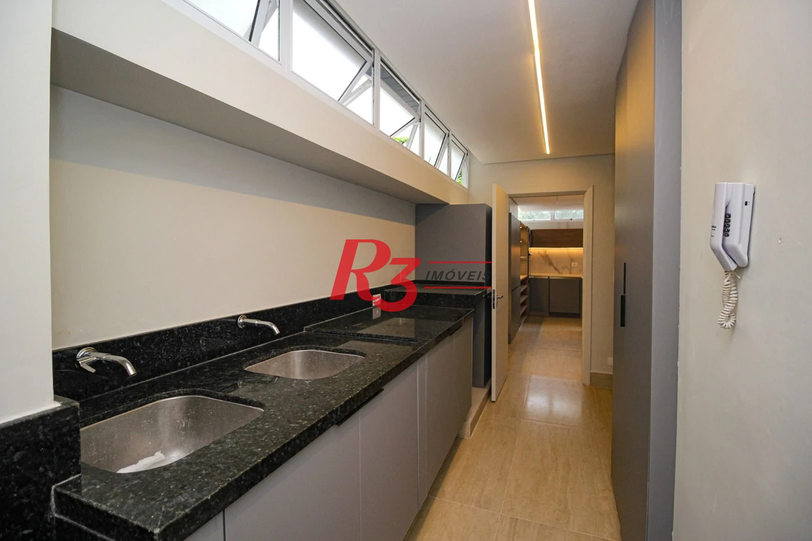 Apartamento com 3 Quartos à venda, 272 m² por R$ 2.950.000 - Gonzaga - Santos/SP