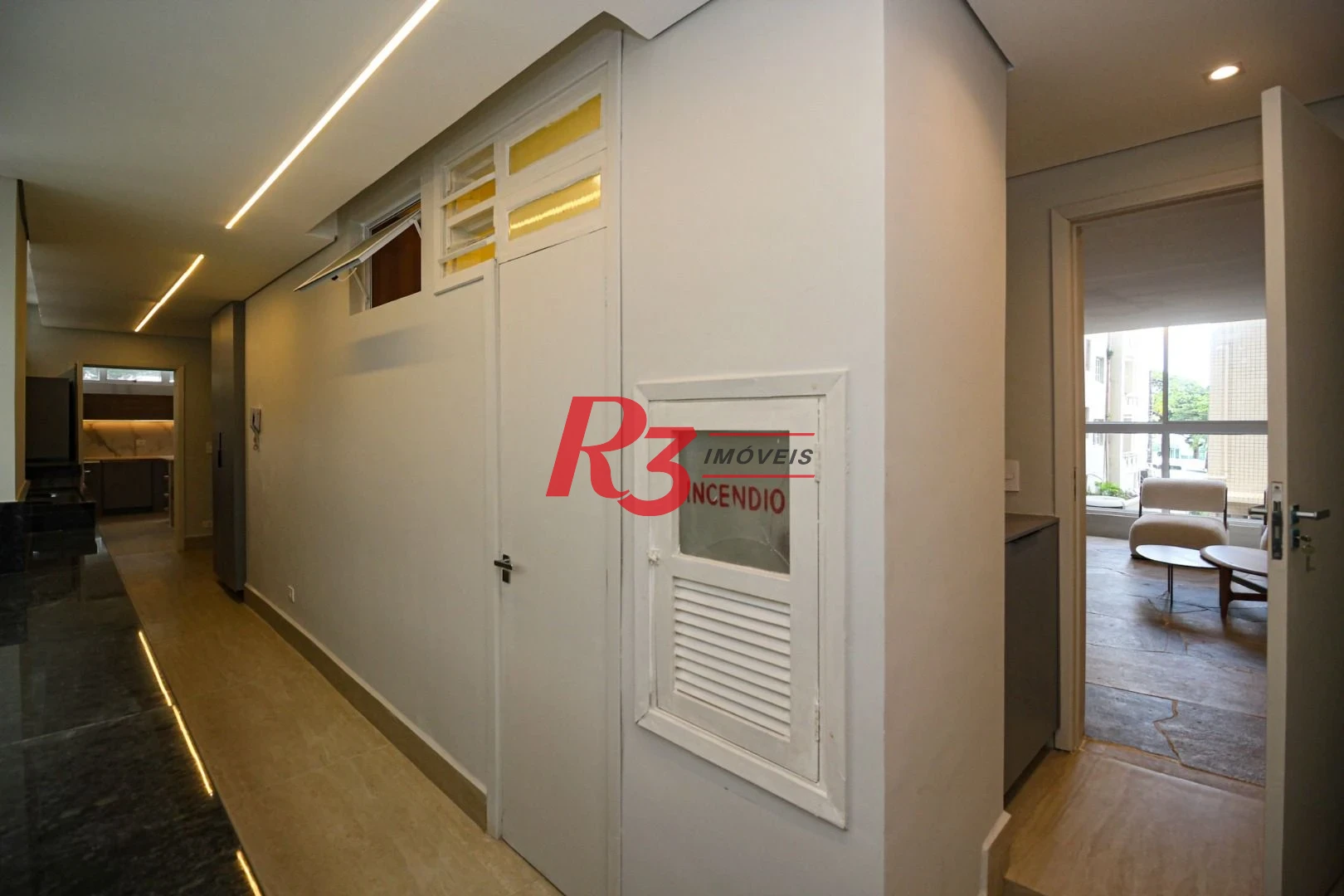 Apartamento com 3 Quartos à venda, 272 m² por R$ 2.950.000 - Gonzaga - Santos/SP