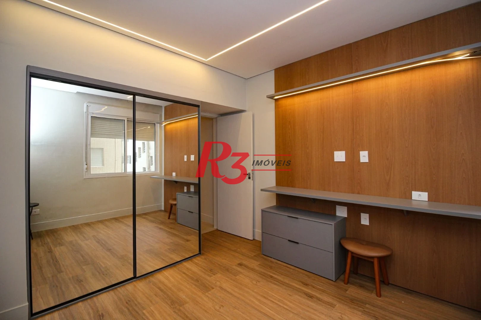 Apartamento com 3 Quartos à venda, 272 m² por R$ 2.950.000 - Gonzaga - Santos/SP