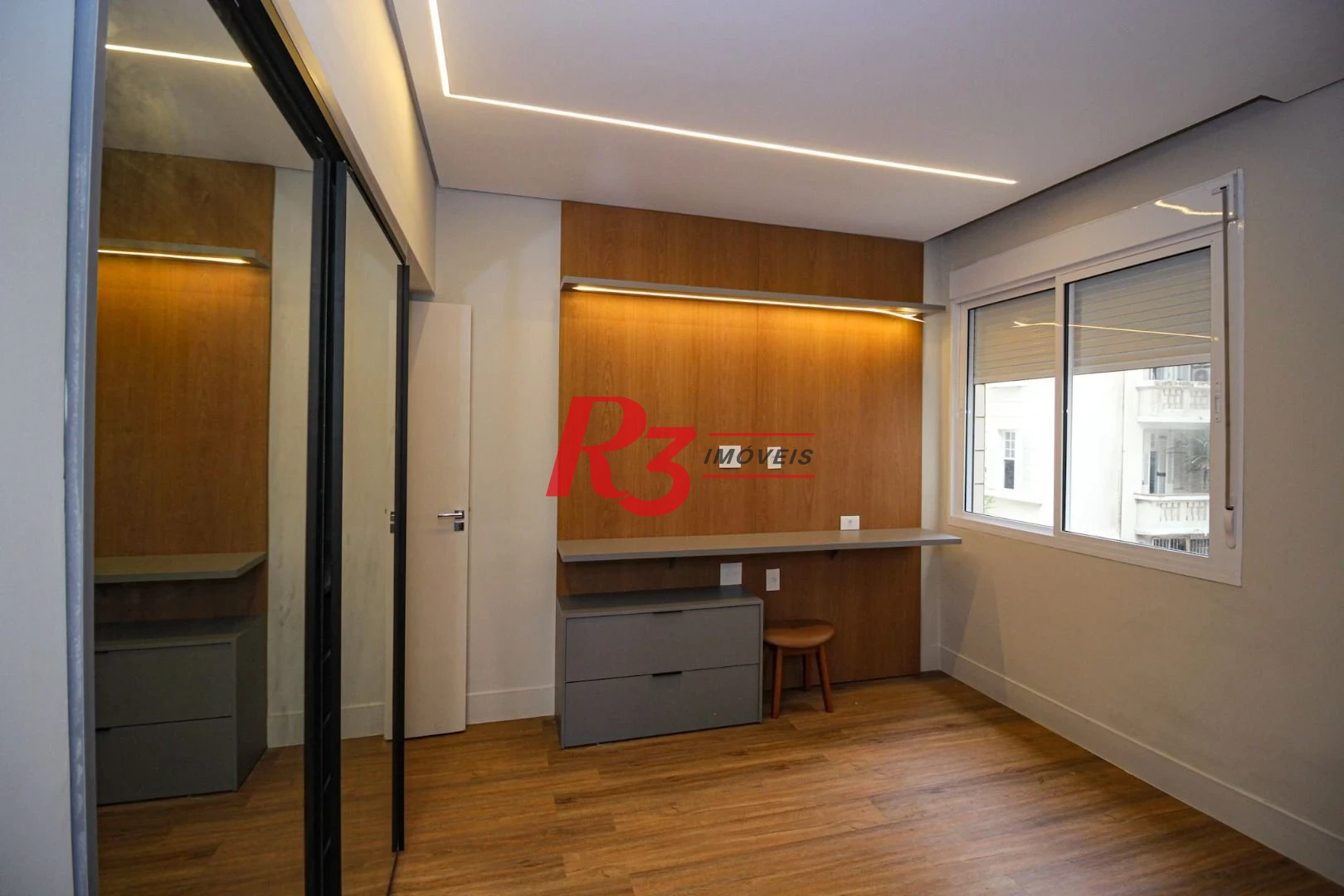 Apartamento com 3 Quartos à venda, 272 m² por R$ 2.950.000 - Gonzaga - Santos/SP
