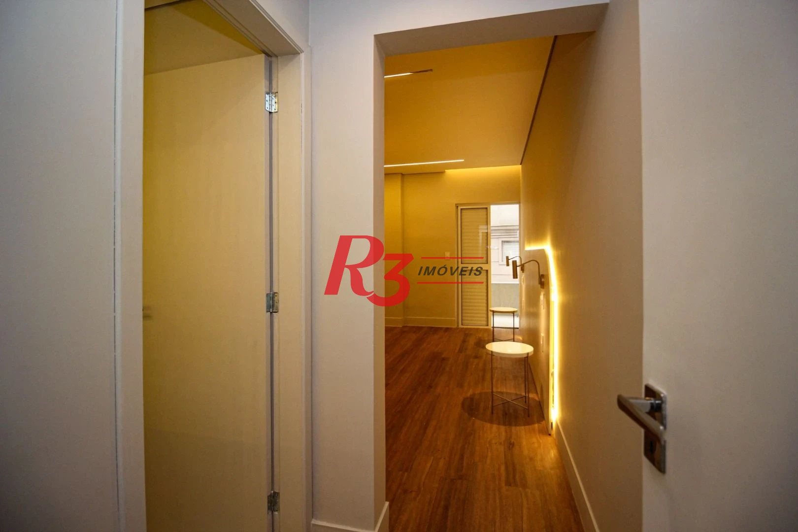 Apartamento com 3 Quartos à venda, 272 m² por R$ 2.950.000 - Gonzaga - Santos/SP