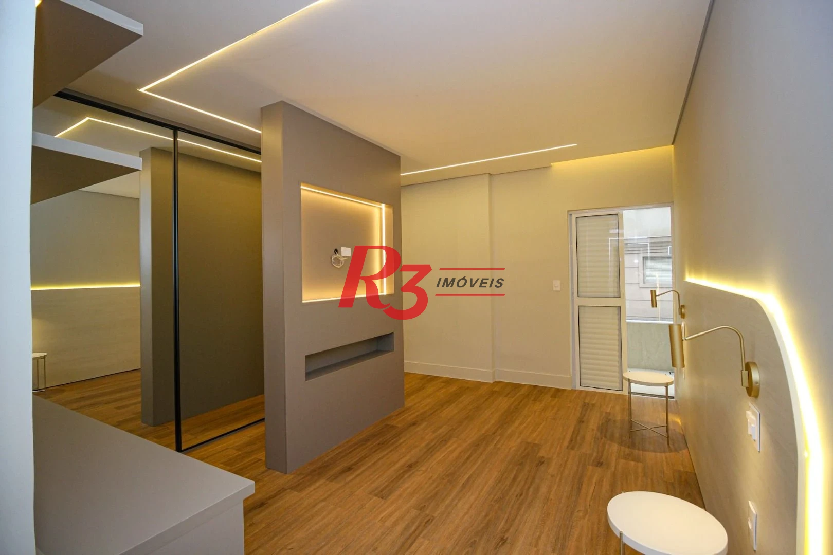 Apartamento com 3 Quartos à venda, 272 m² por R$ 2.950.000 - Gonzaga - Santos/SP