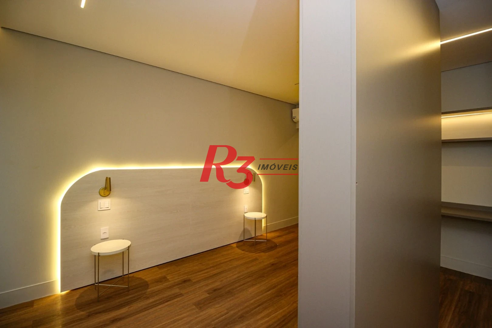 Apartamento com 3 Quartos à venda, 272 m² por R$ 2.950.000 - Gonzaga - Santos/SP