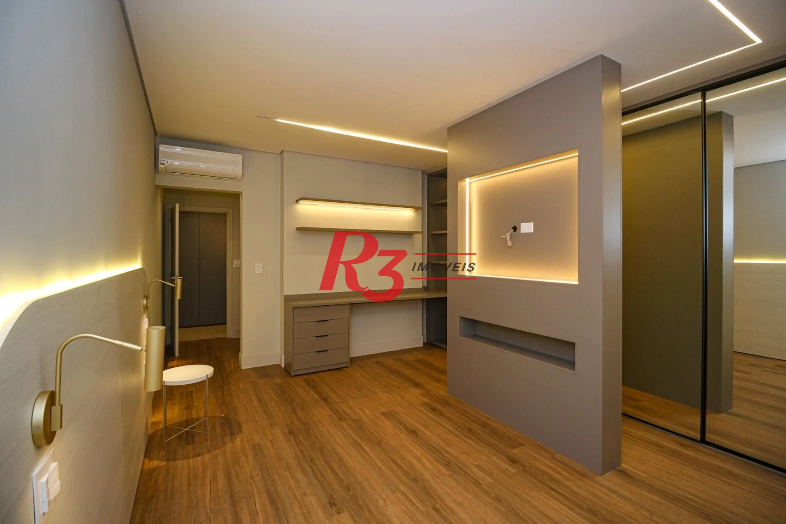 Apartamento com 3 Quartos à venda, 272 m² por R$ 2.950.000 - Gonzaga - Santos/SP