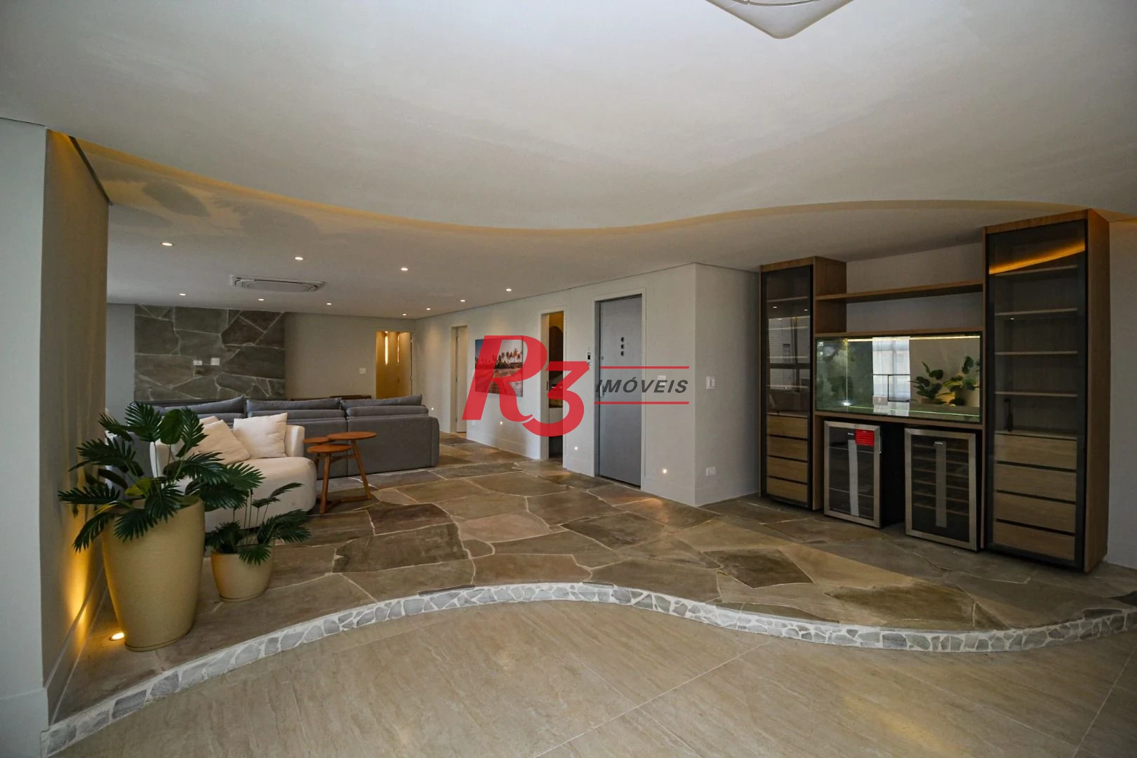Apartamento com 3 Quartos à venda, 272 m² por R$ 2.950.000 - Gonzaga - Santos/SP