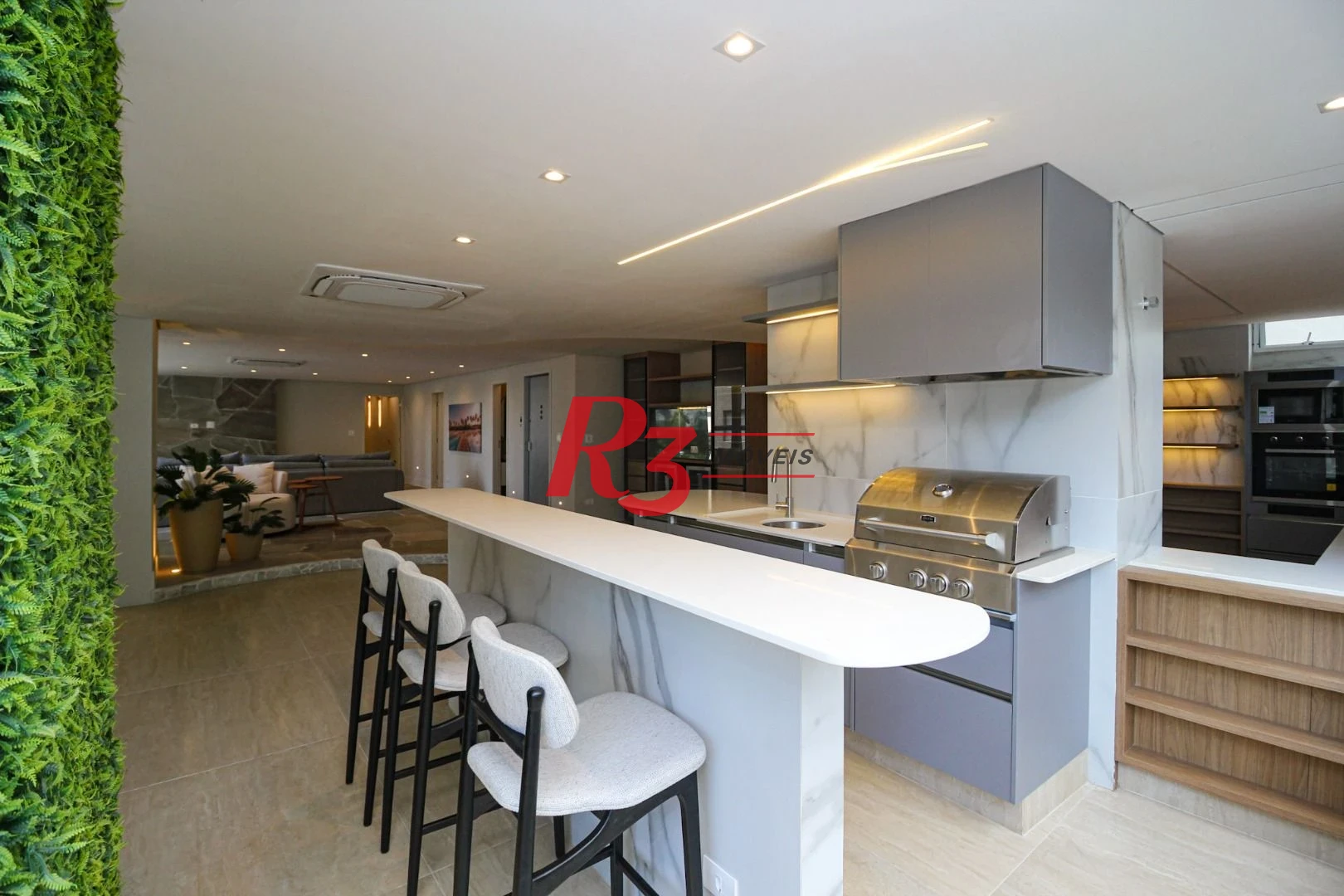 Apartamento com 3 Quartos à venda, 272 m² por R$ 2.950.000 - Gonzaga - Santos/SP