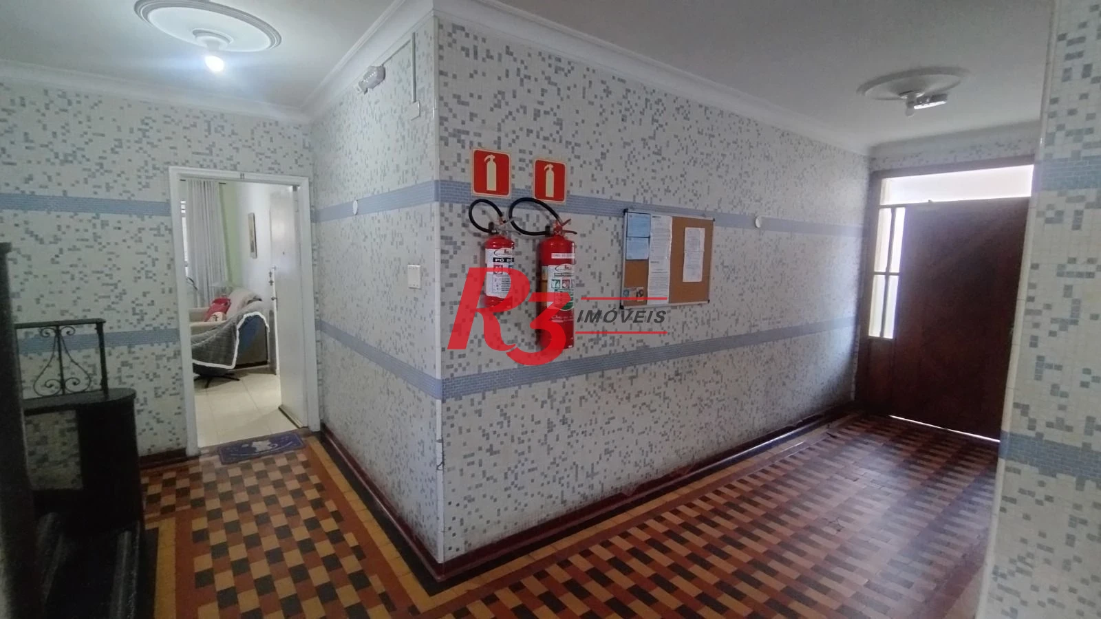 Apartamento com 2 dormitórios à venda, 69 m² por R$ 370.000,00 - Encruzilhada - Santos/SP