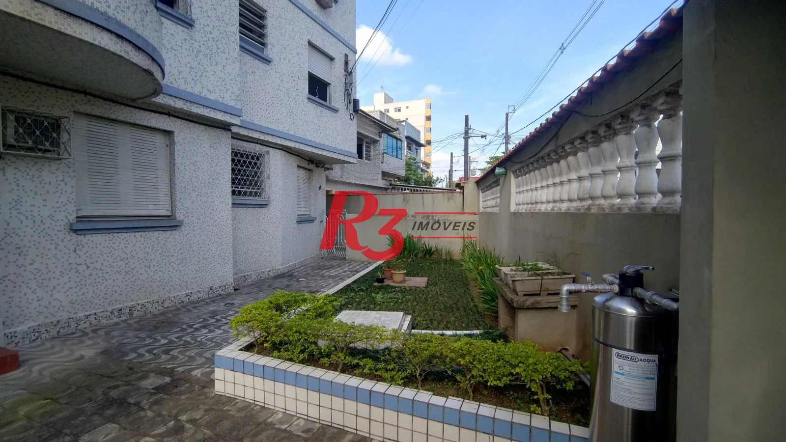 Apartamento com 2 dormitórios à venda, 69 m² por R$ 370.000,00 - Encruzilhada - Santos/SP